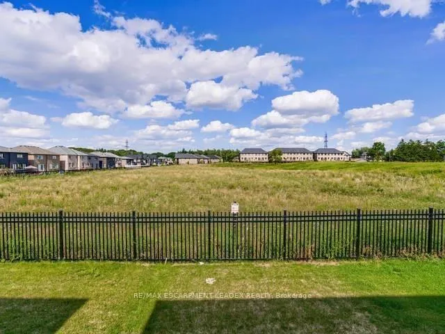 Photo 25 of 74 Heming Trail, Hamilton, Ancaster — HOMEH