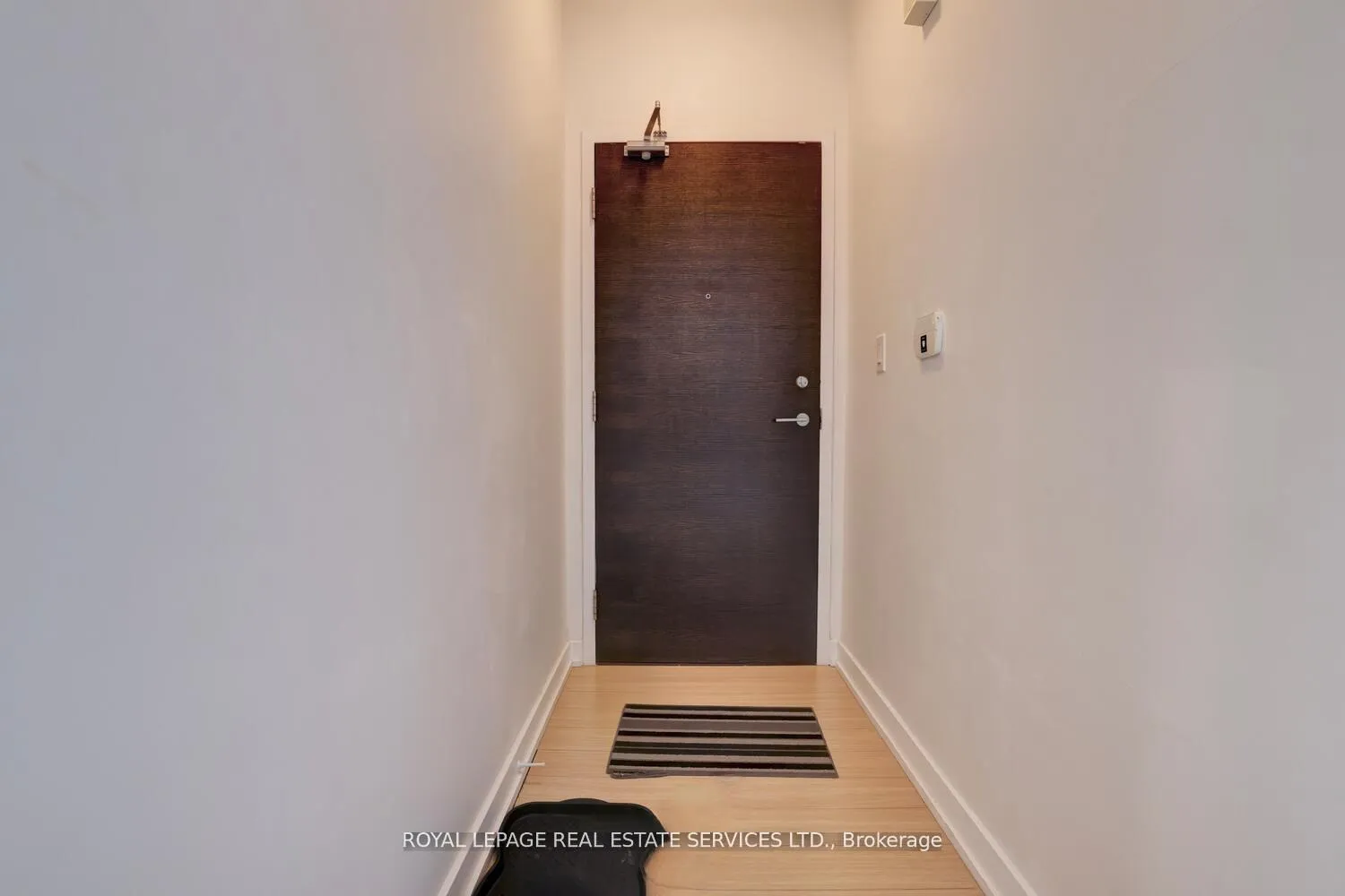 Photo 5 of Unit 3902, 21 Iceboat Terrace, Toronto, Waterfront Communities — HOMEH
