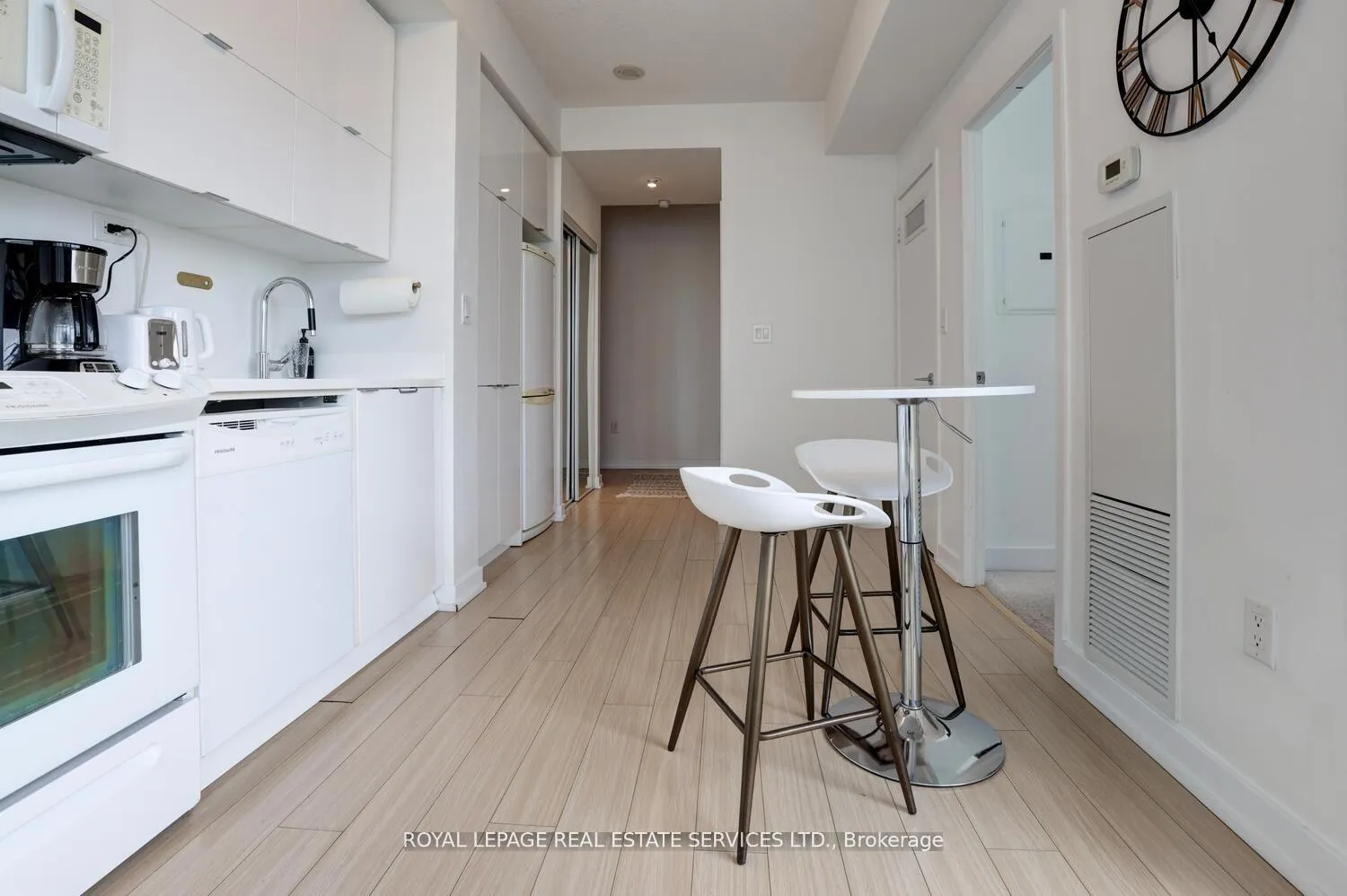 Photo 14 of Unit 3902, 21 Iceboat Terrace, Toronto, Waterfront Communities — HOMEH