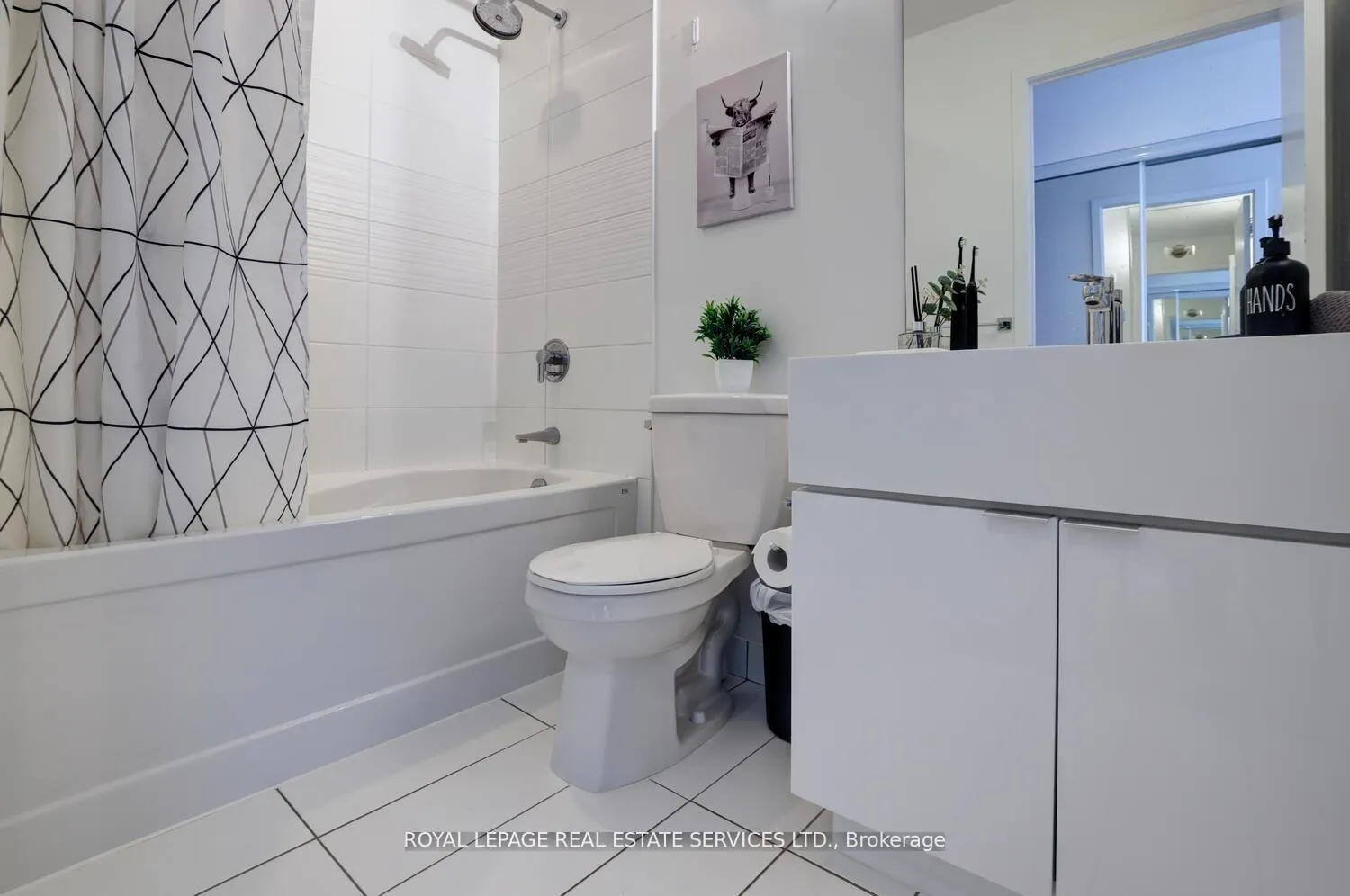Photo 20 of Unit 3902, 21 Iceboat Terrace, Toronto, Waterfront Communities — HOMEH