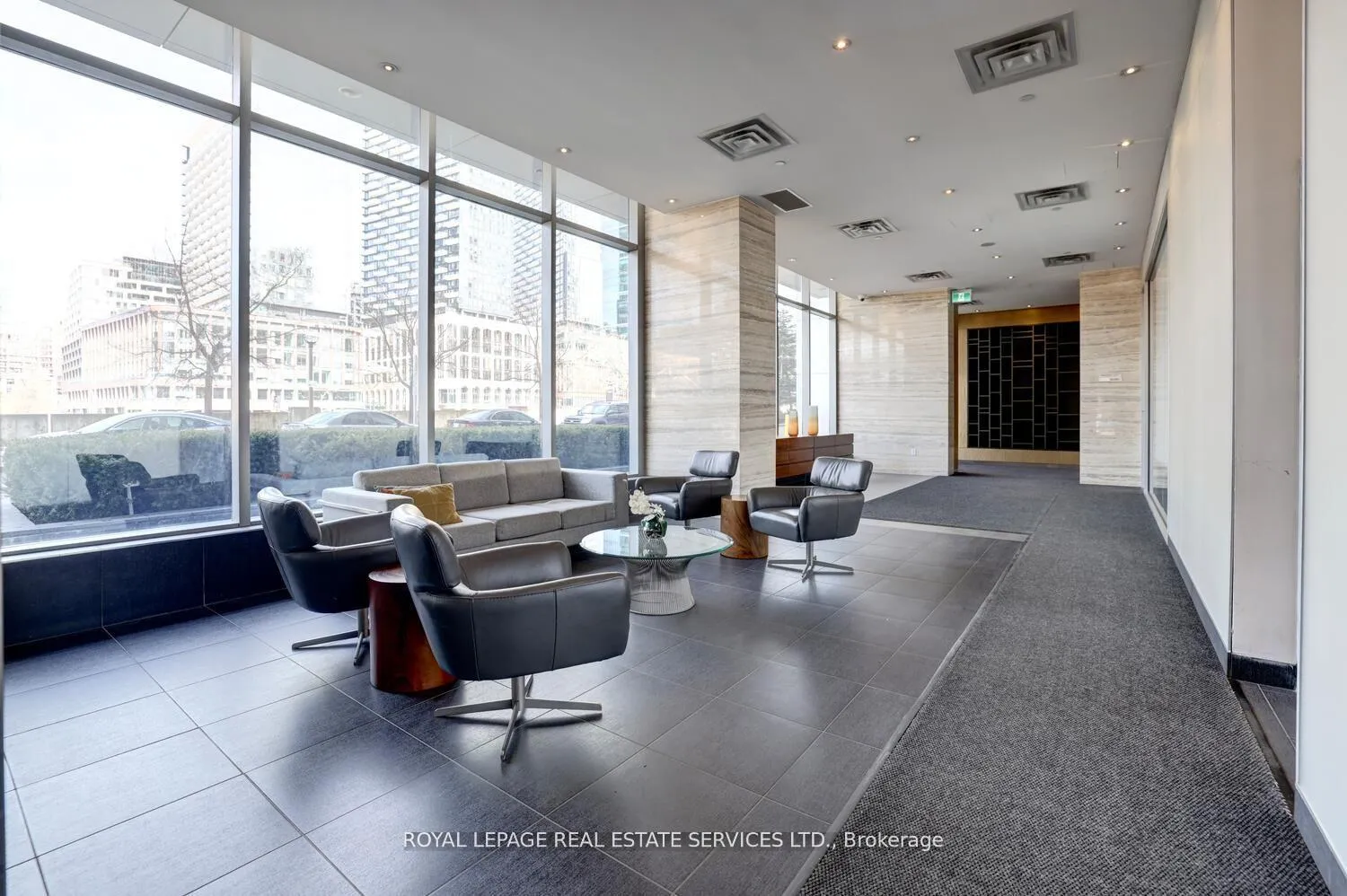 Photo 32 of Unit 3902, 21 Iceboat Terrace, Toronto, Waterfront Communities — HOMEH