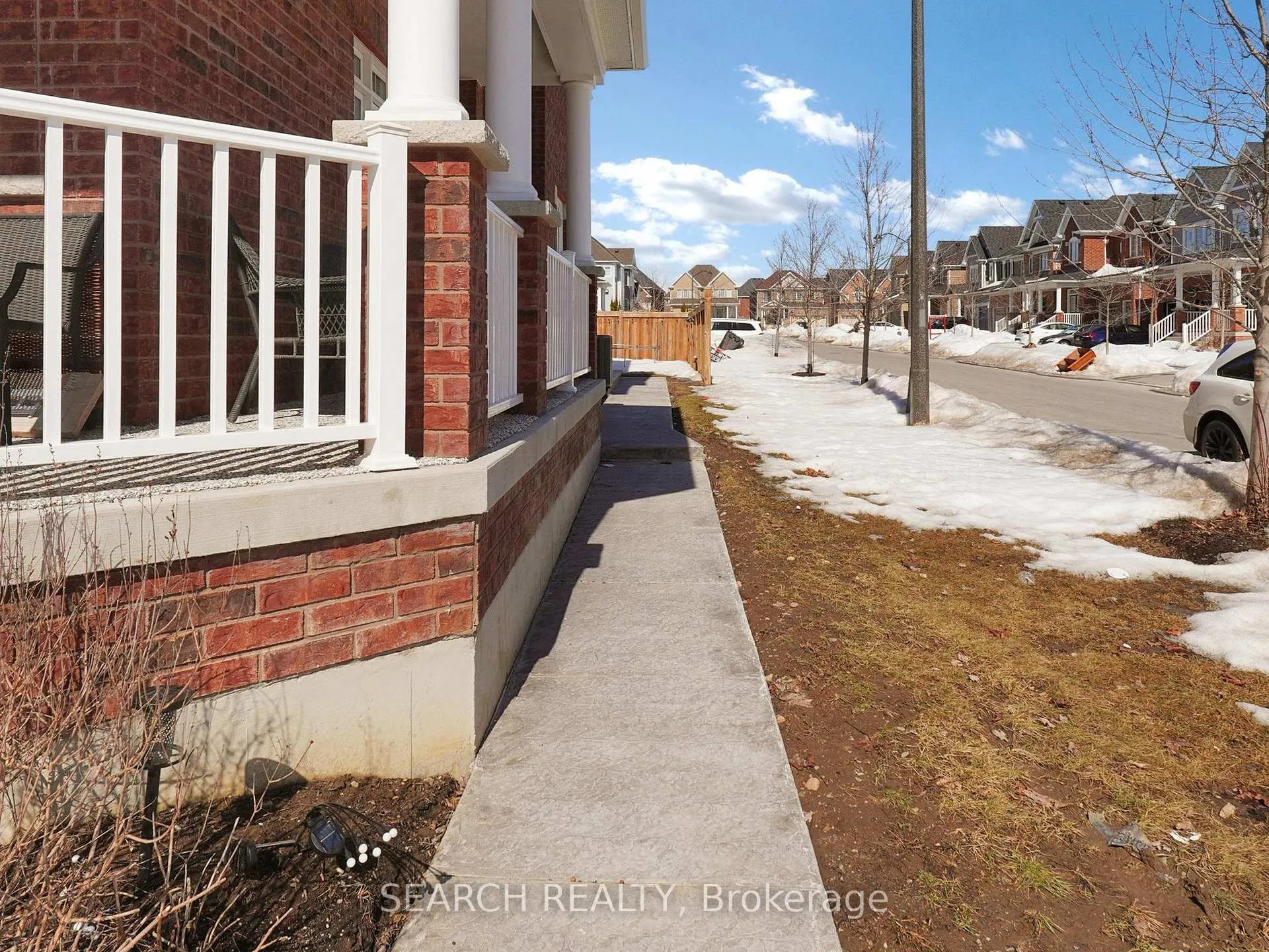 Photo 3 of 1696 Frederick Mason Drive, Oshawa, Taunton — HOMEH