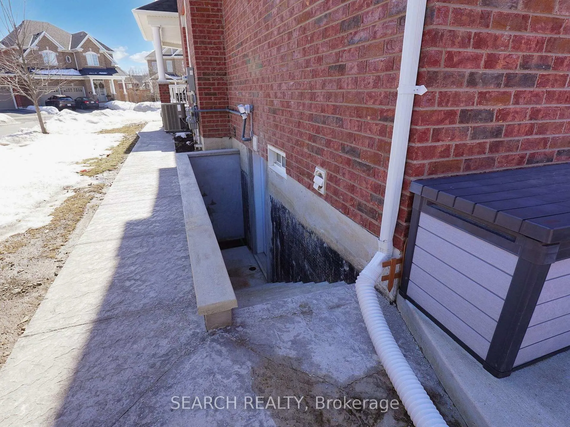 Photo 4 of 1696 Frederick Mason Drive, Oshawa, Taunton — HOMEH