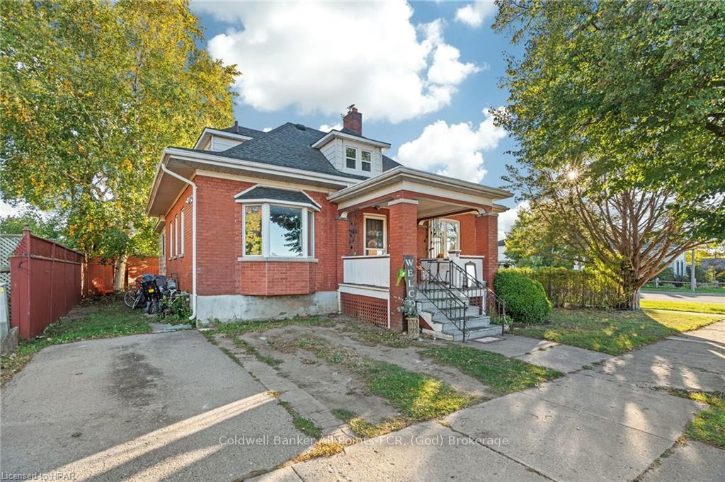 Photo 3 of 80 Picton Street E, Goderich, Goderich (Town) — HOMEH