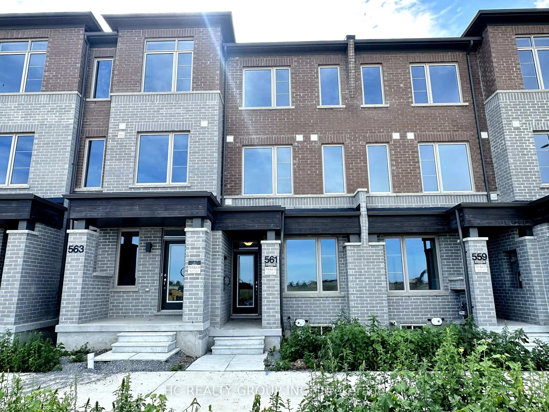 Front of 561 Vine Cliff Boulevard