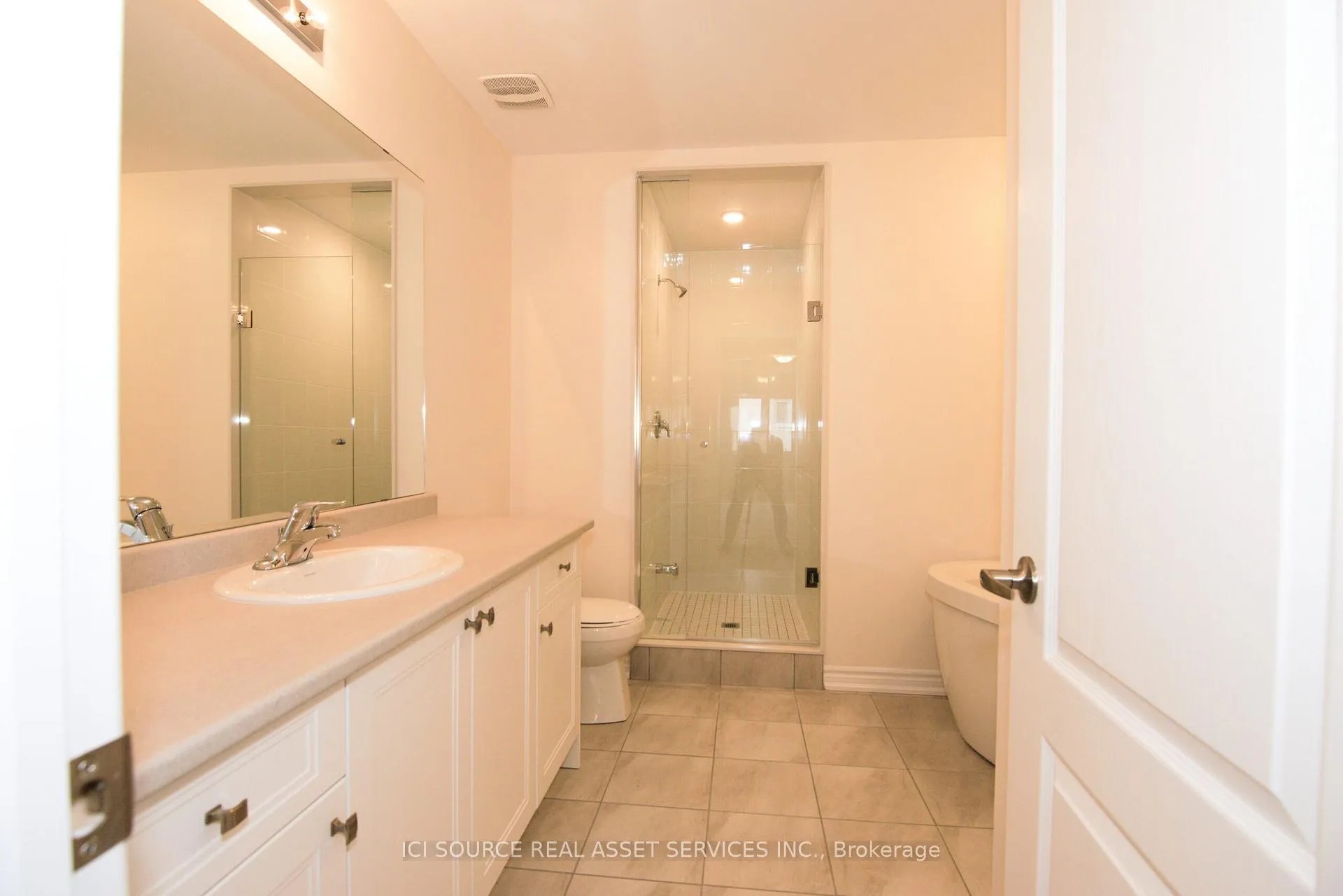 Photo 16 of 50 Mountainside Crescent, Whitby, Rolling Acres — HOMEH
