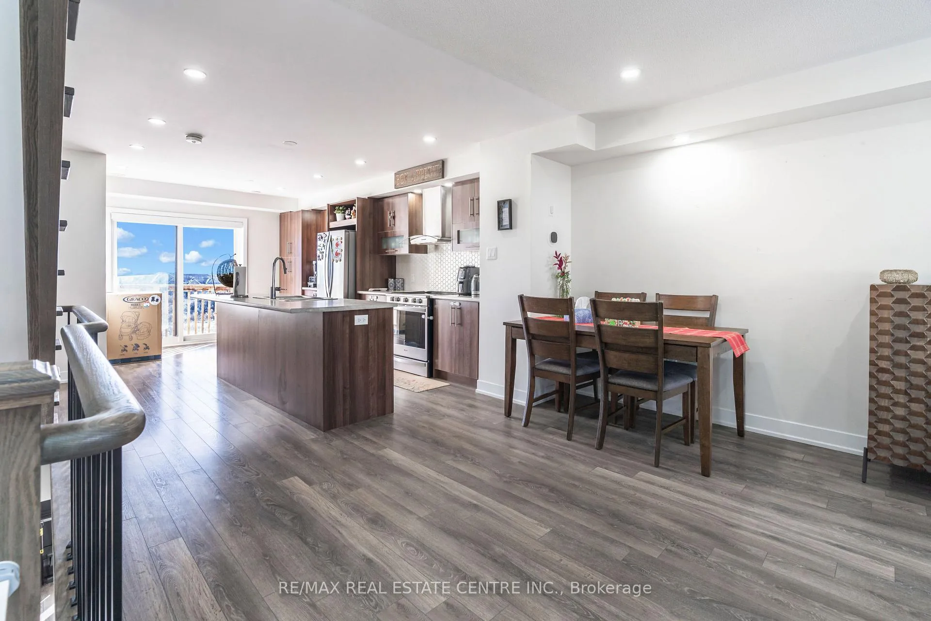 Photo 10 of 93 Donald Fleming Way, Whitby, Pringle Creek — HOMEH