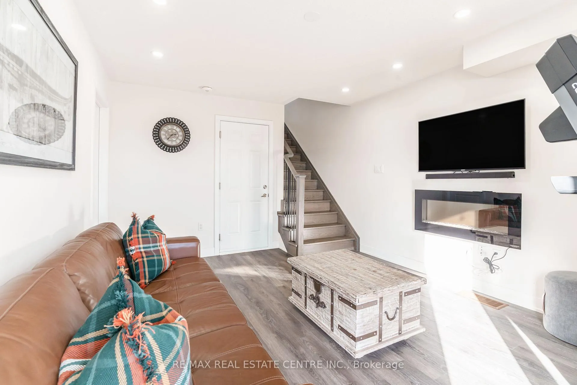Photo 19 of 93 Donald Fleming Way, Whitby, Pringle Creek — HOMEH
