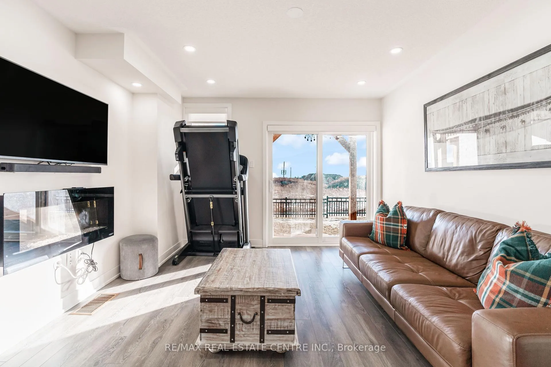 Photo 20 of 93 Donald Fleming Way, Whitby, Pringle Creek — HOMEH