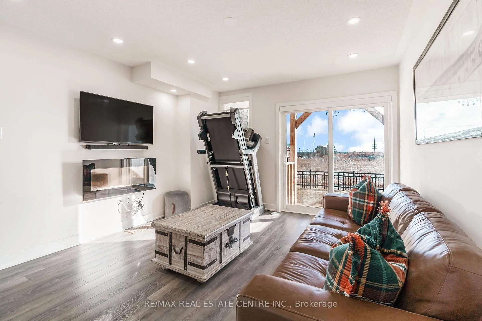 Photo 21 of 93 Donald Fleming Way, Whitby, Pringle Creek — HOMEH