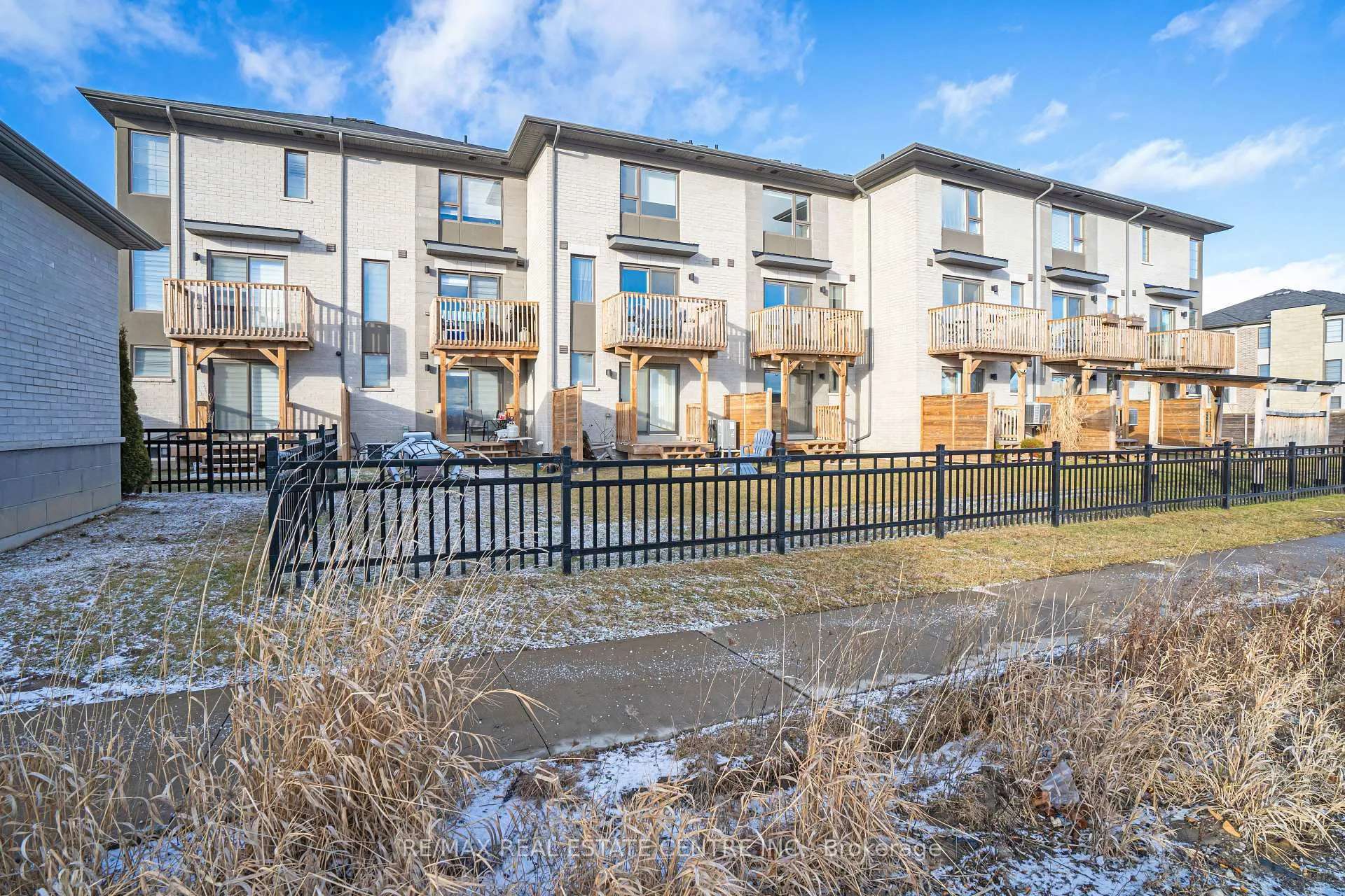 Photo 39 of 93 Donald Fleming Way, Whitby, Pringle Creek — HOMEH