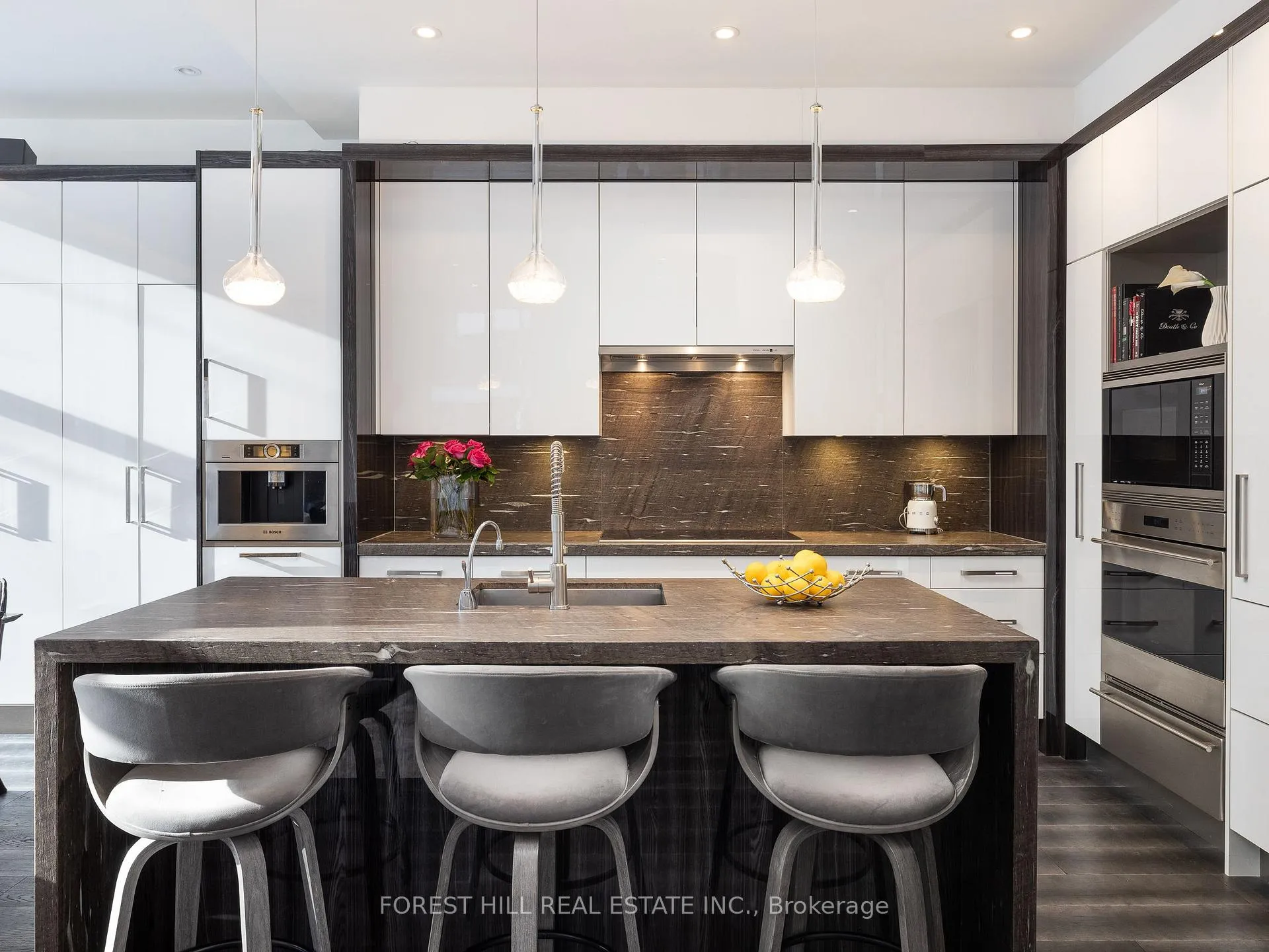 Photo 5 of 1074 Bay Street, Toronto, Bay Street Corridor — HOMEH