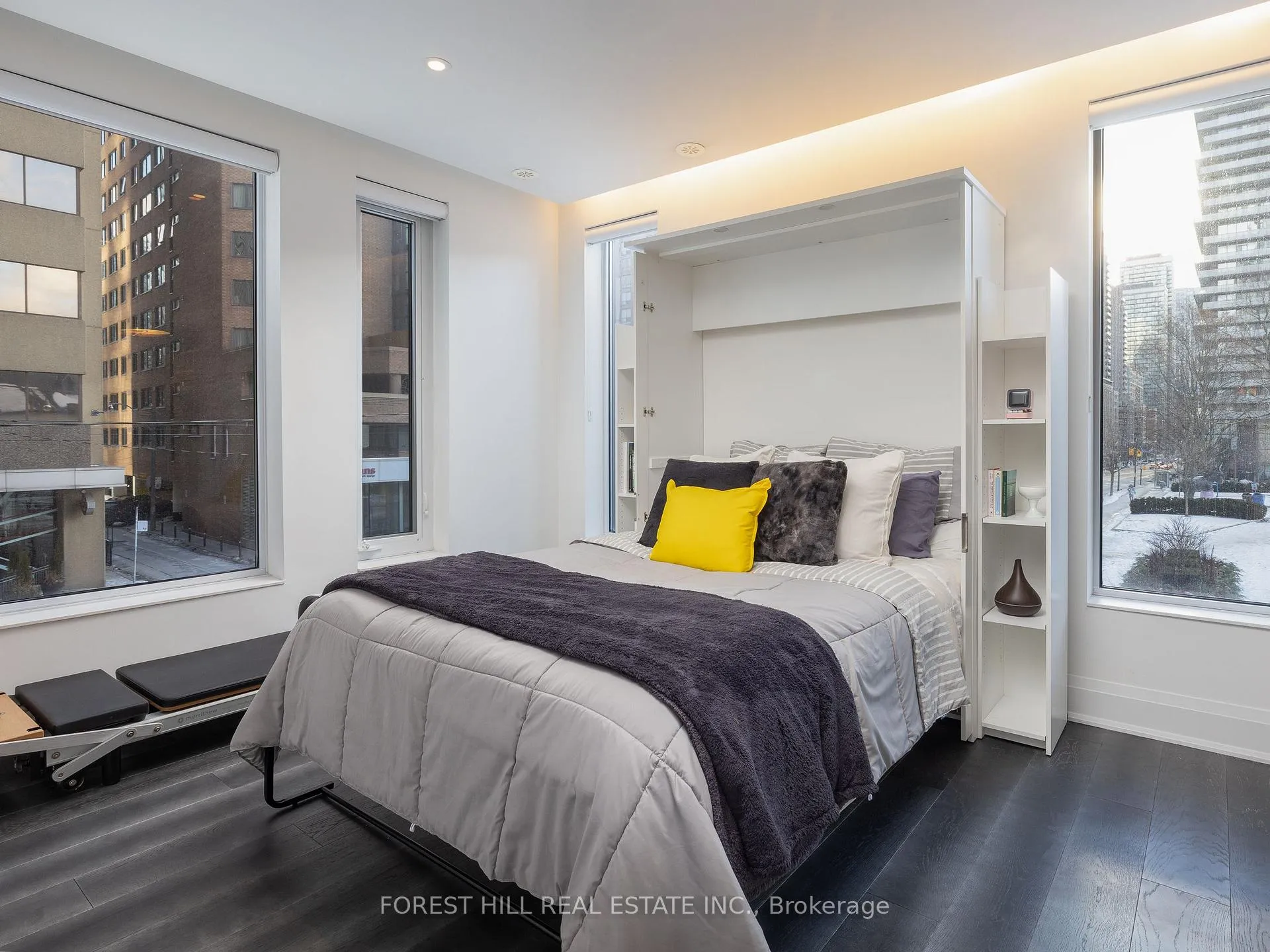 Photo 11 of 1074 Bay Street, Toronto, Bay Street Corridor — HOMEH