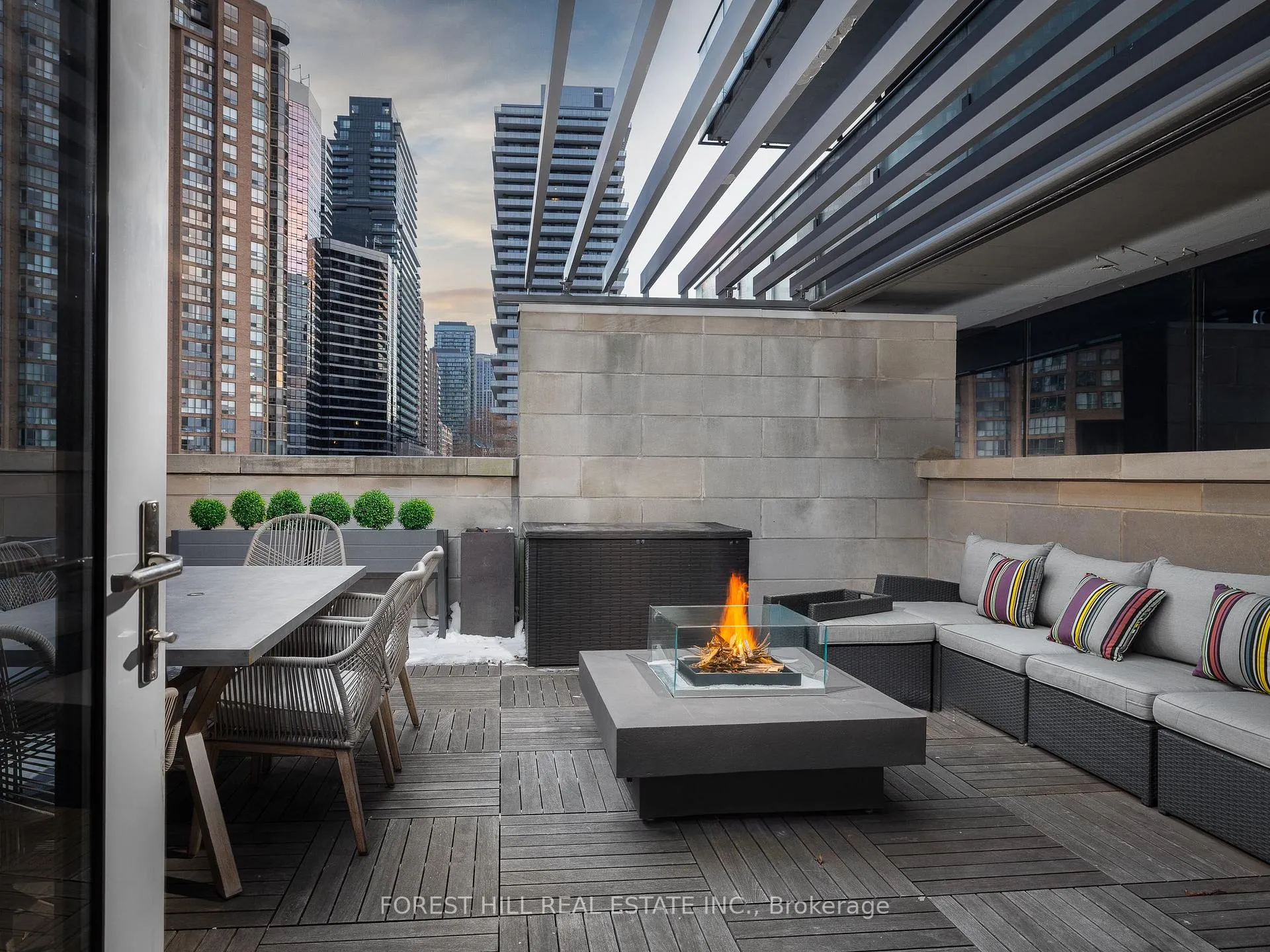Photo 24 of 1074 Bay Street, Toronto, Bay Street Corridor — HOMEH