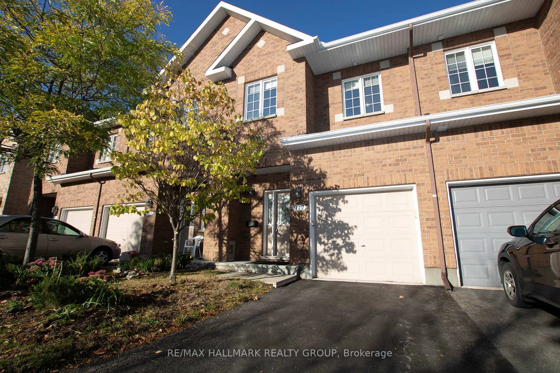 Photo 1 of 917 Torovin Private, Ottawa, Pineview — HOMEH