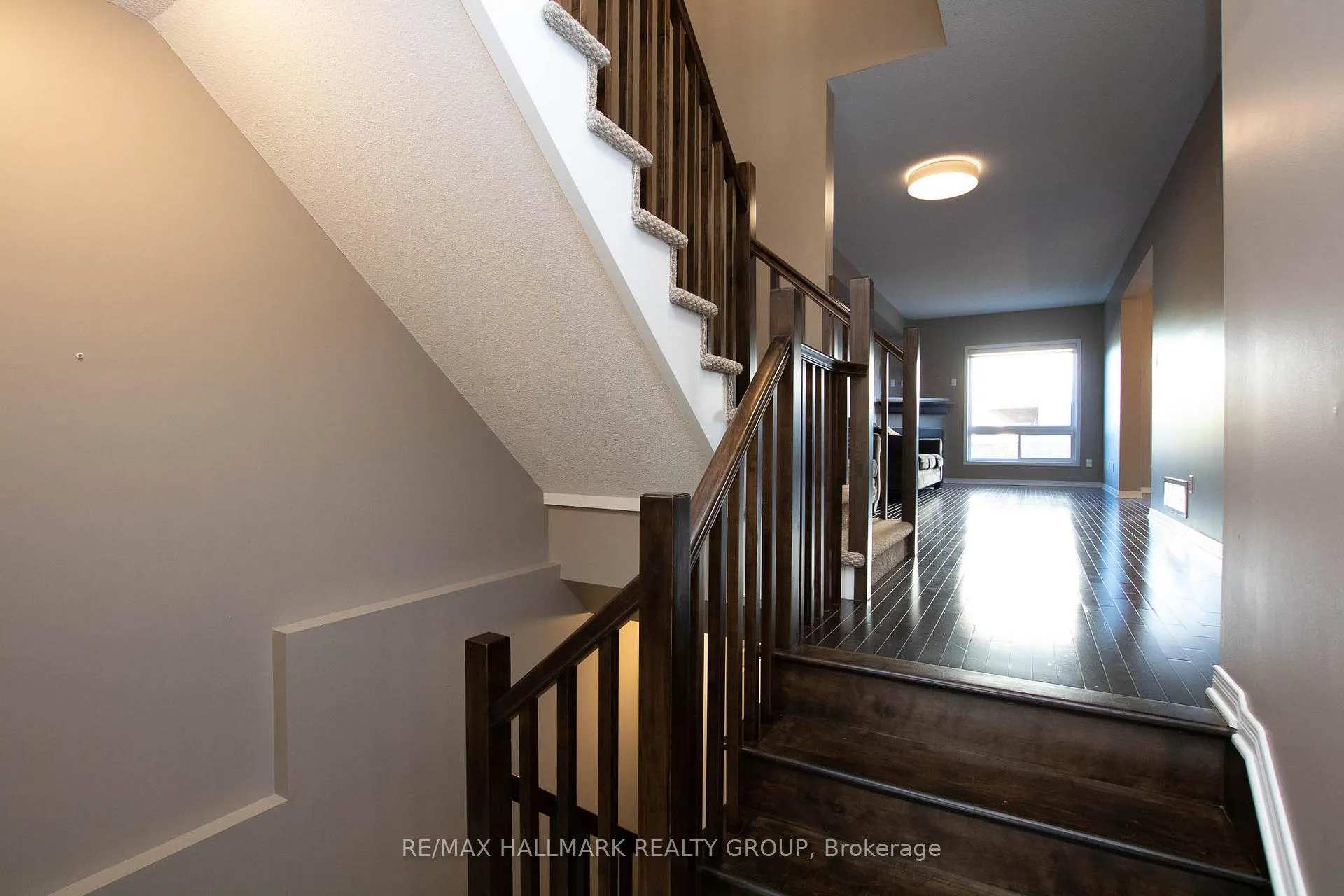 Photo 5 of 917 Torovin Private, Ottawa, Pineview — HOMEH