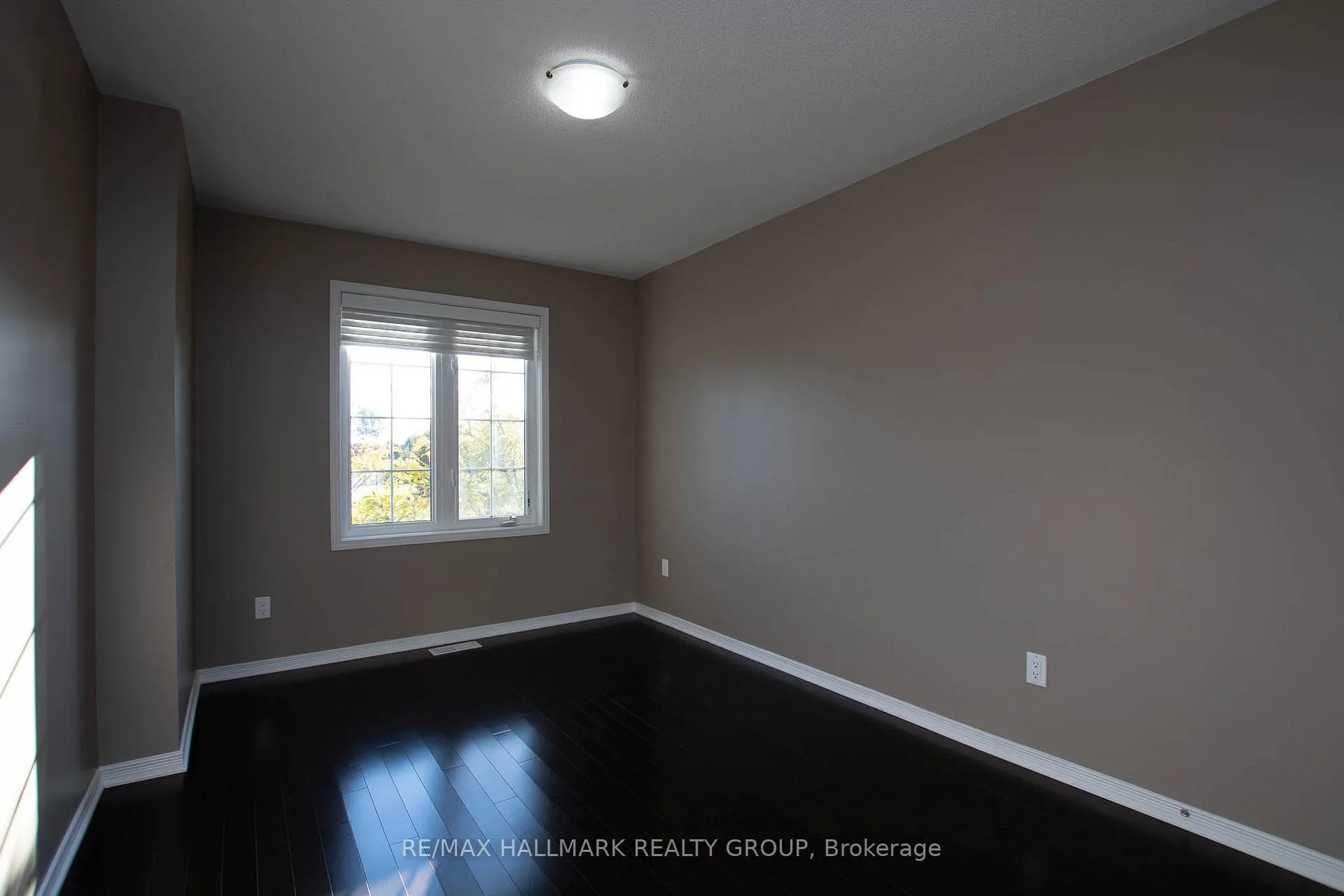 Photo 26 of 917 Torovin Private, Ottawa, Pineview — HOMEH
