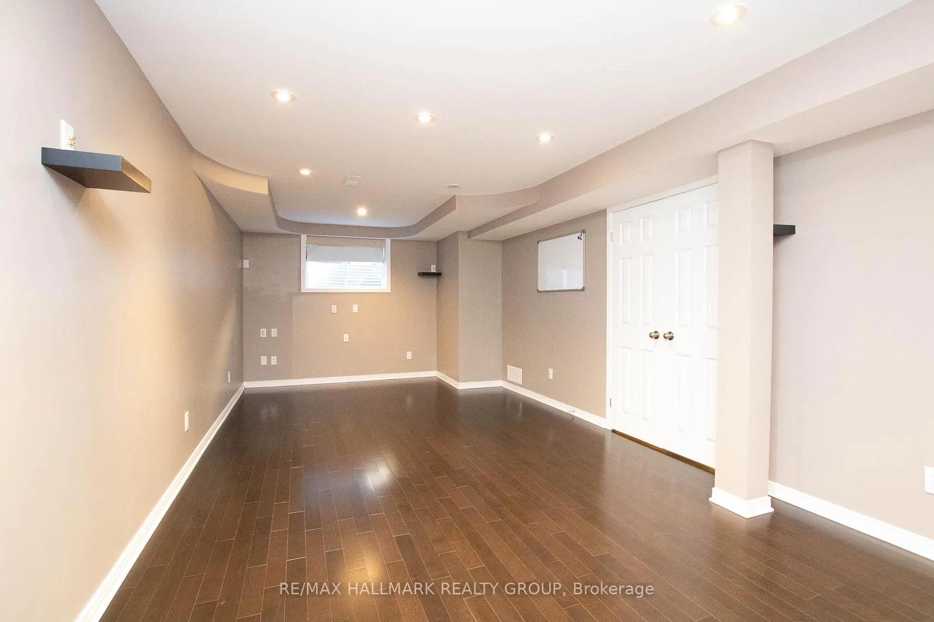 Photo 34 of 917 Torovin Private, Ottawa, Pineview — HOMEH