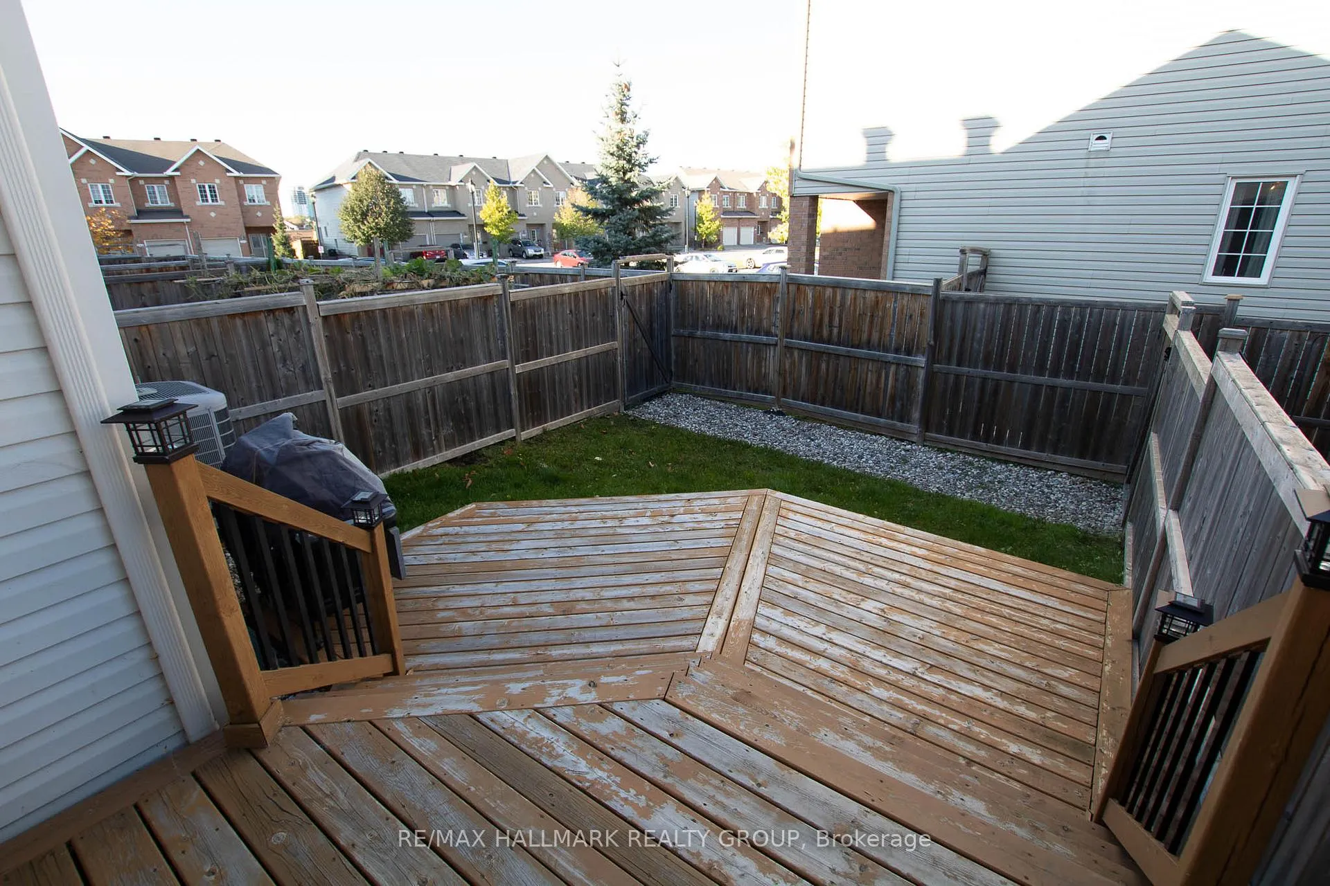 Photo 40 of 917 Torovin Private, Ottawa, Pineview — HOMEH