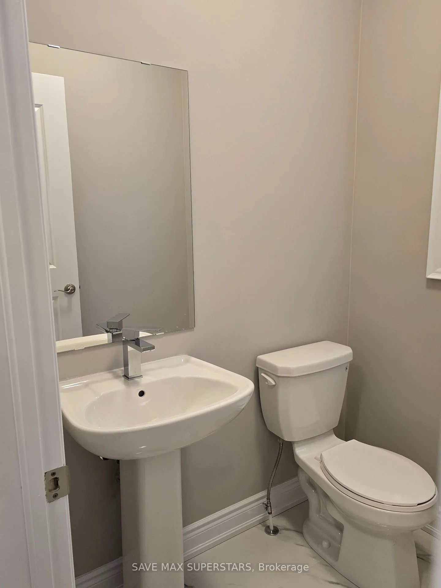 Photo 3 of 11 Periwinkle Road, Springwater, Midhurst — HOMEH
