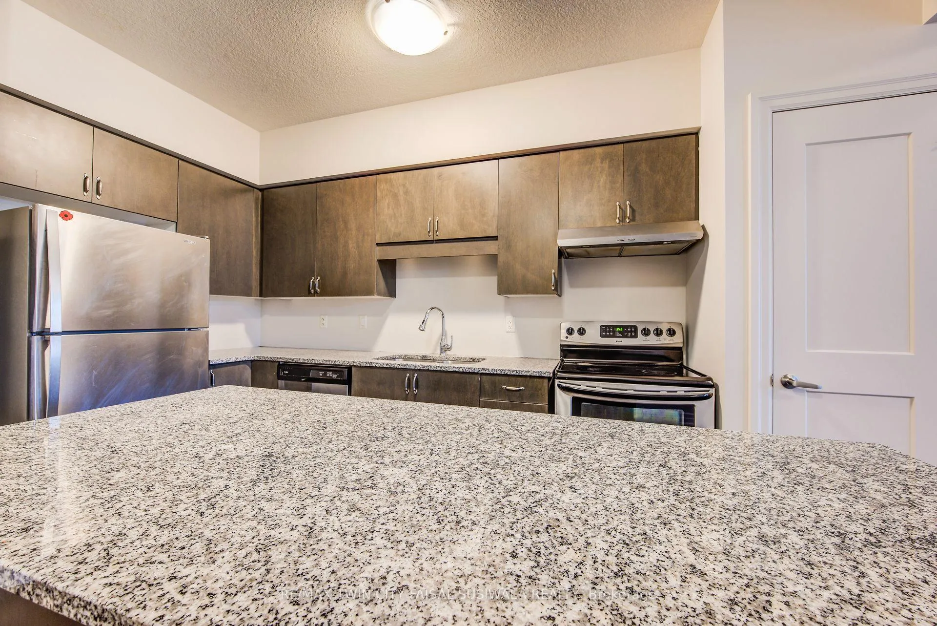 Photo 8 of Unit 5, 275 Max Becker Drive, Kitchener — HOMEH