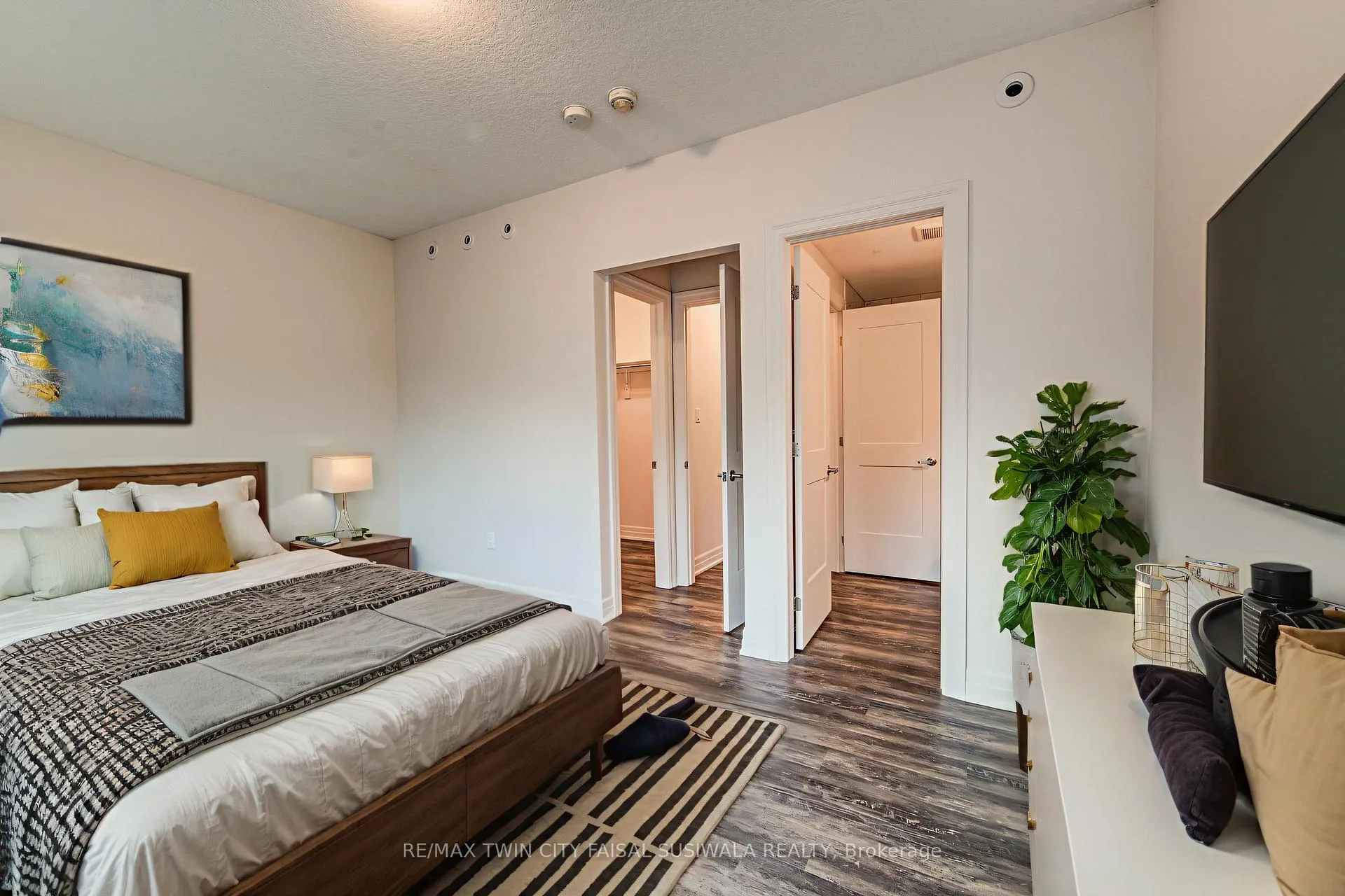 Photo 10 of Unit 5, 275 Max Becker Drive, Kitchener — HOMEH