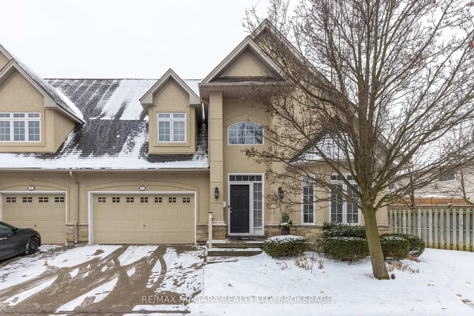 Photo 1 of Unit 7, 8142 Costabile Drive, Niagara Falls, Ascot — HOMEH