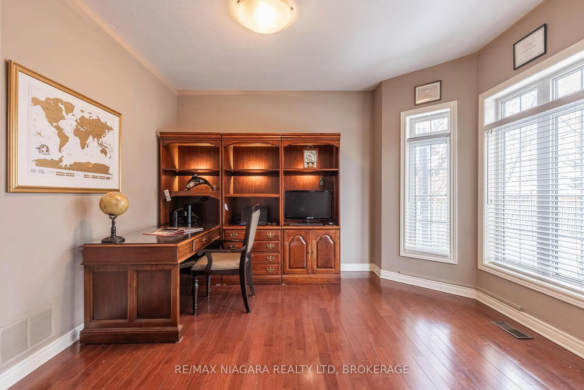 Photo 3 of Unit 7, 8142 Costabile Drive, Niagara Falls, Ascot — HOMEH