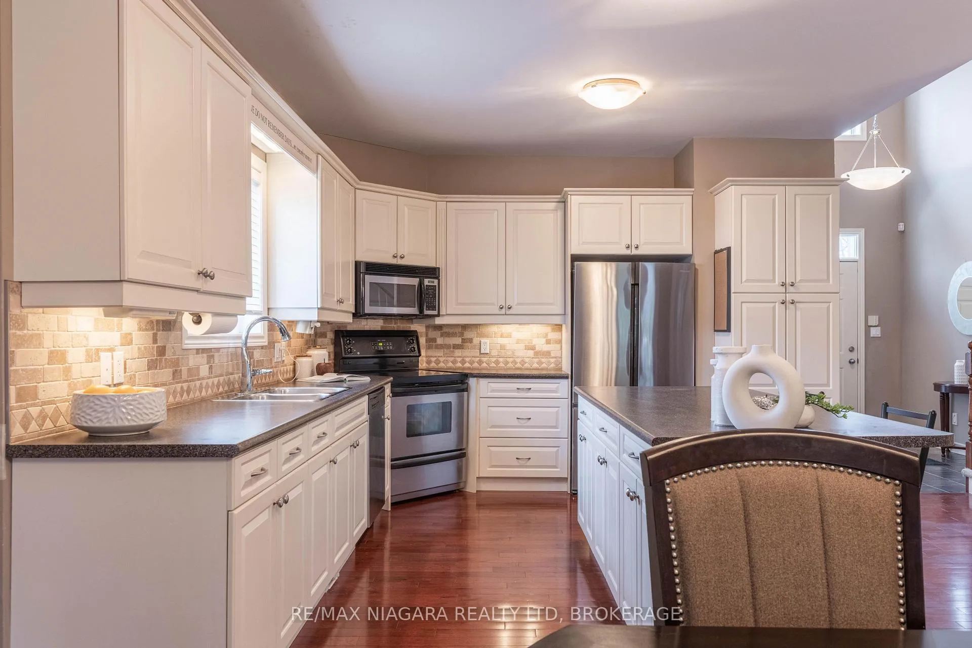 Photo 7 of Unit 7, 8142 Costabile Drive, Niagara Falls, Ascot — HOMEH