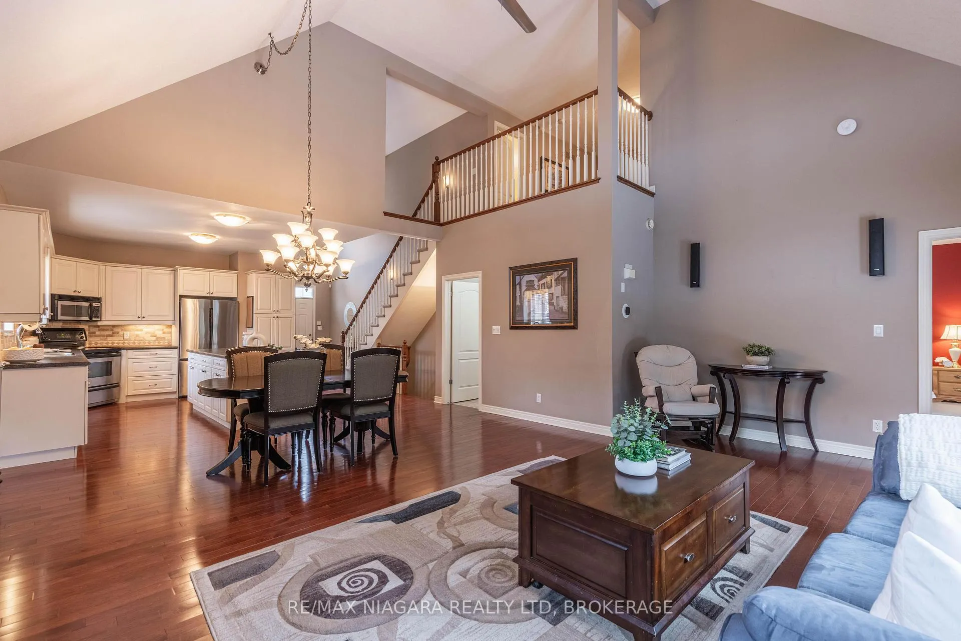 Photo 10 of Unit 7, 8142 Costabile Drive, Niagara Falls, Ascot — HOMEH