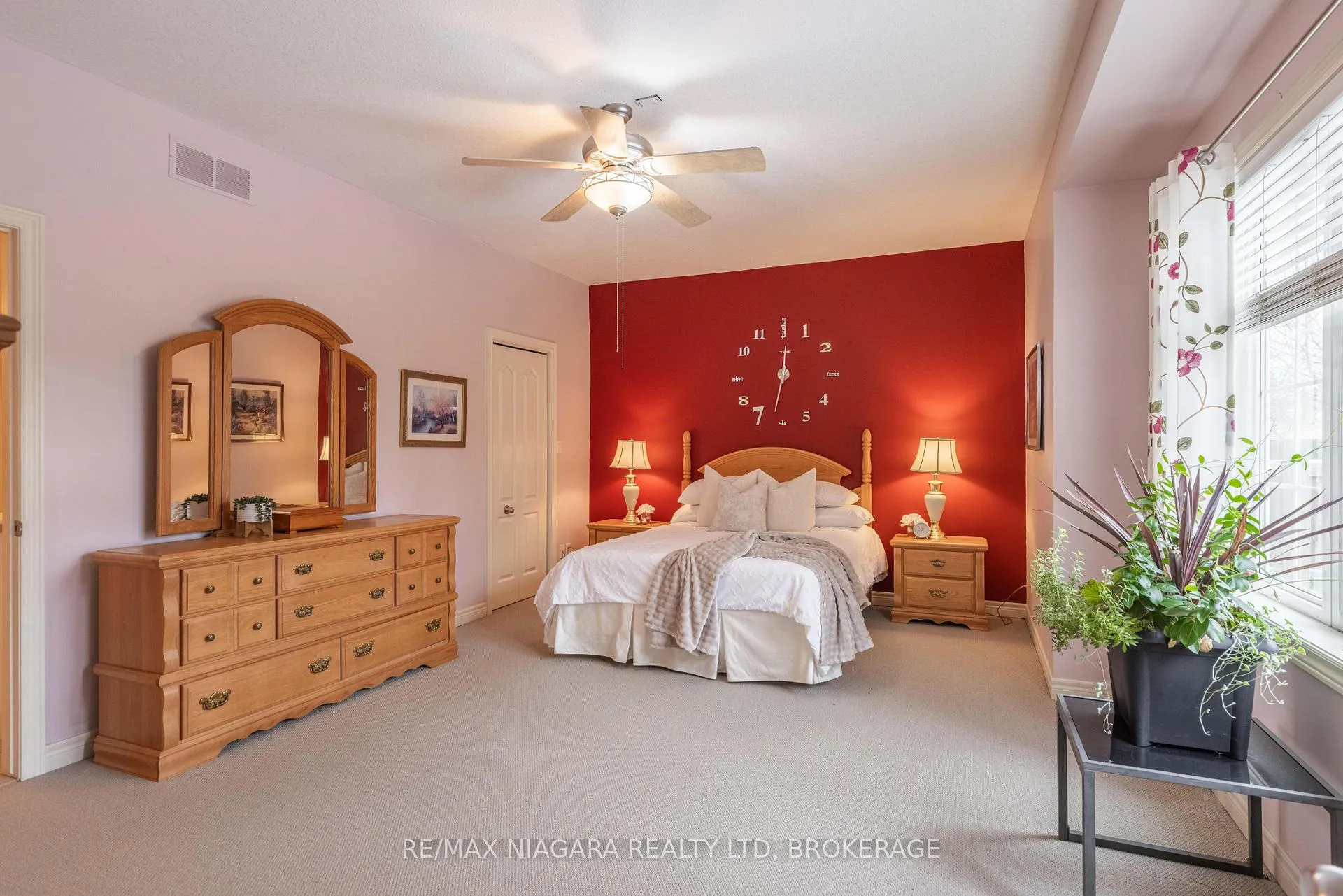 Photo 11 of Unit 7, 8142 Costabile Drive, Niagara Falls, Ascot — HOMEH