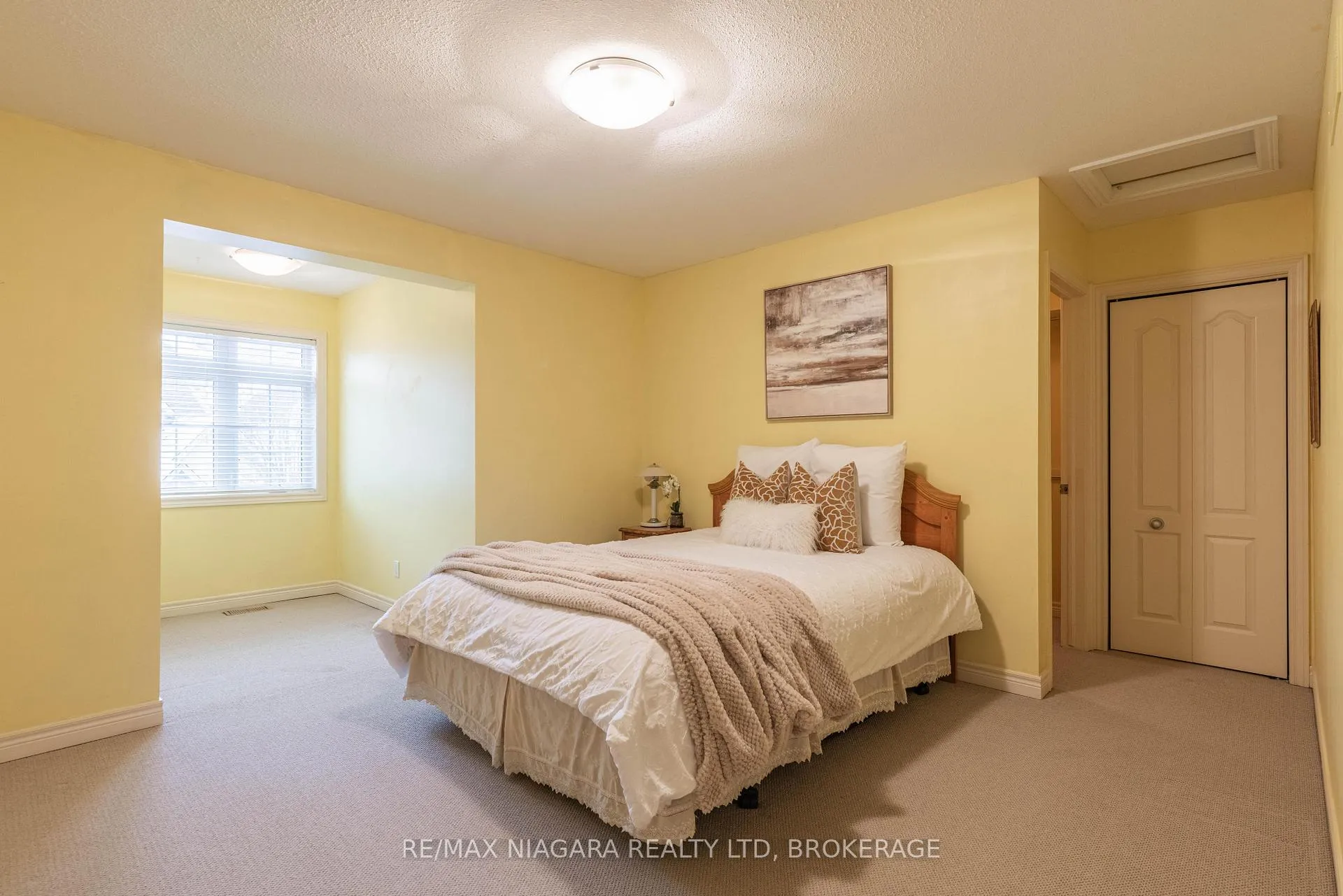 Photo 22 of Unit 7, 8142 Costabile Drive, Niagara Falls, Ascot — HOMEH