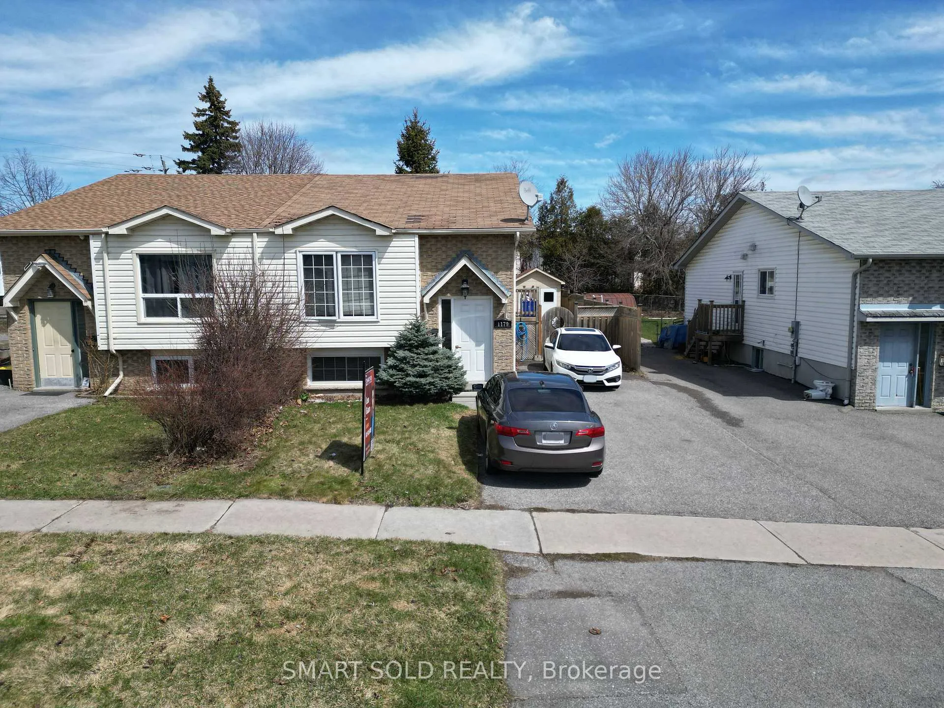 Front of 1179 Simcoe Street S