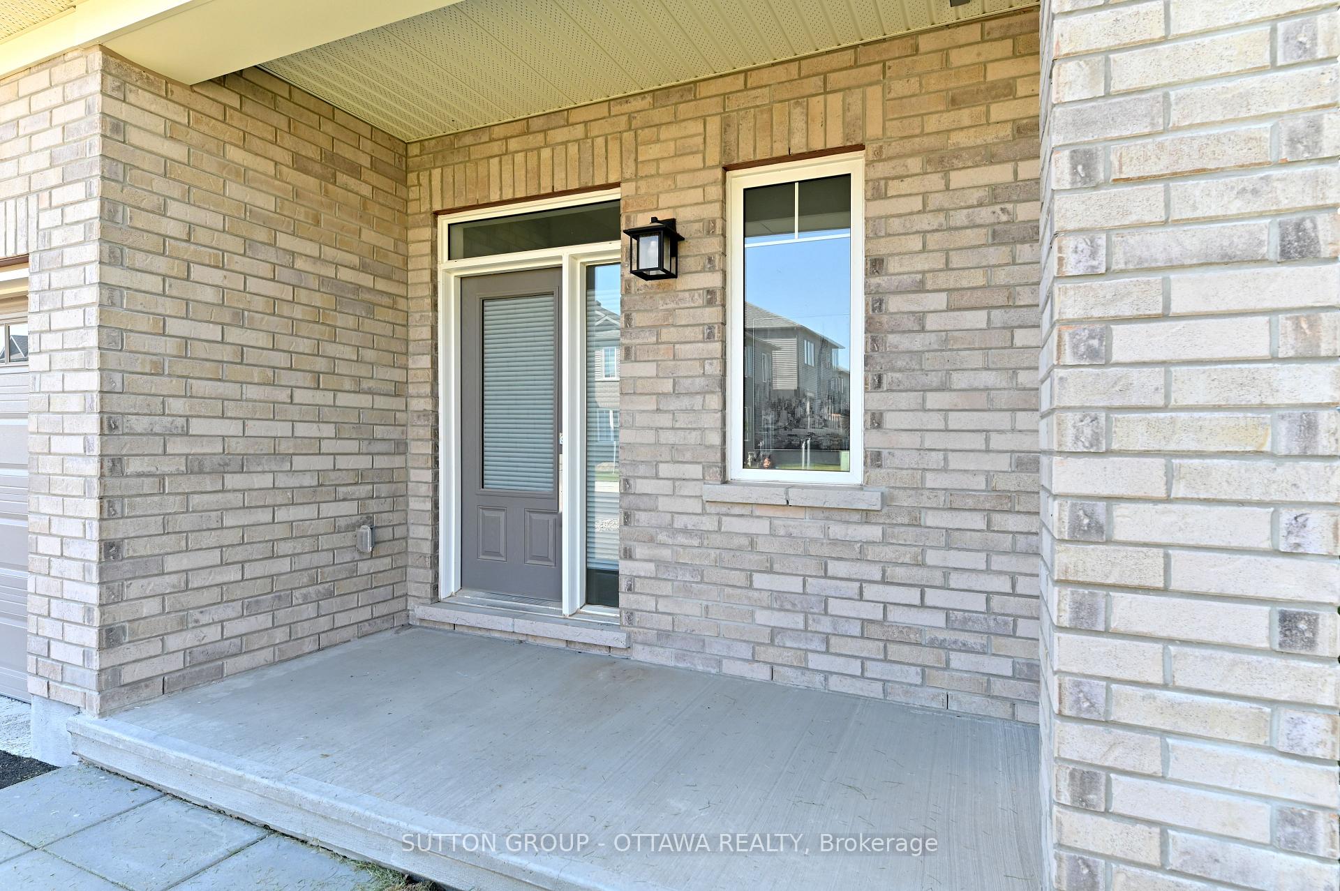 Photo 2 of 64 Ralph Erfle Way, Ottawa, Barrhaven - Half Moon Bay — HOMEH