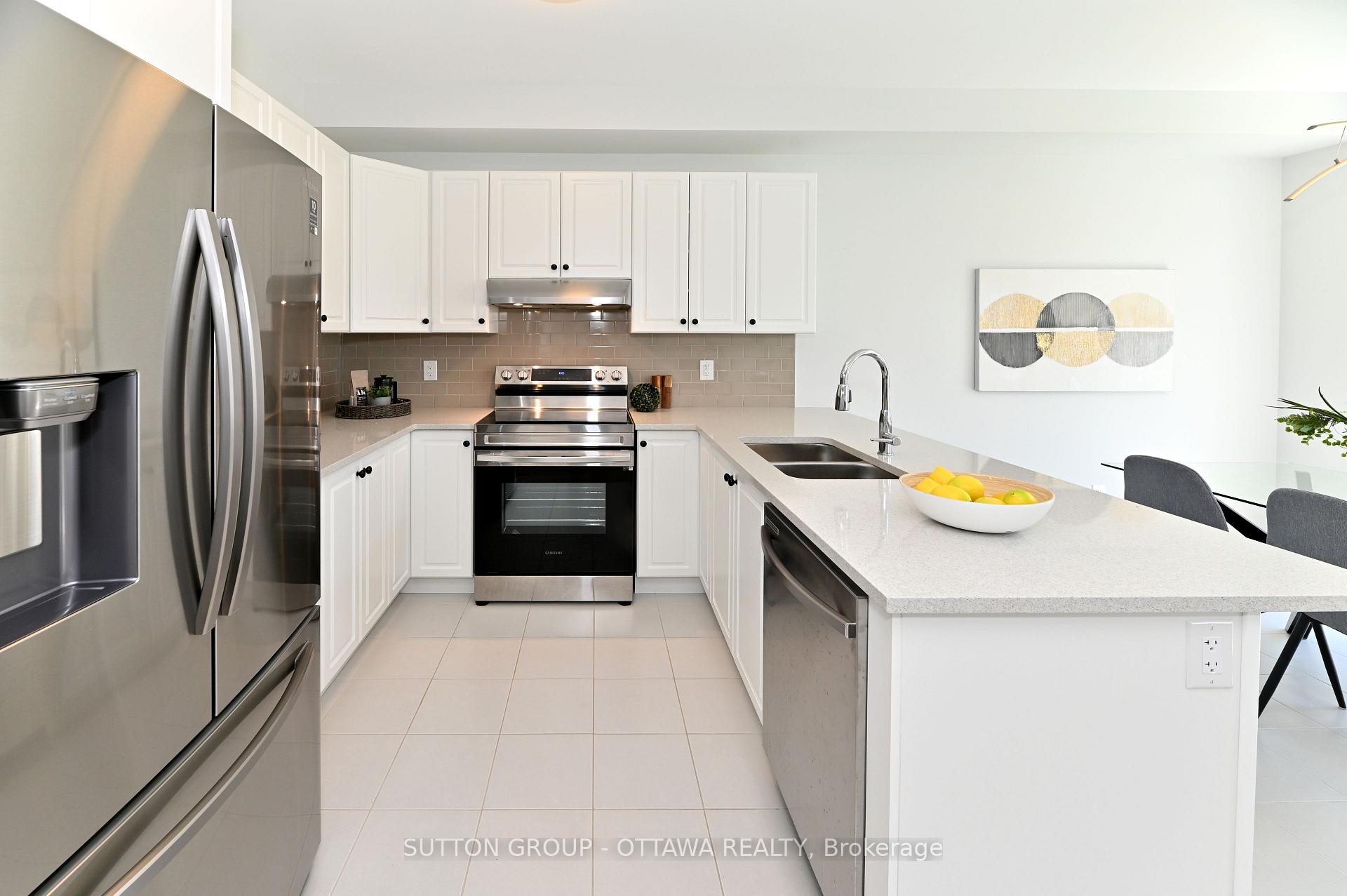 Photo 13 of 64 Ralph Erfle Way, Ottawa, Barrhaven - Half Moon Bay — HOMEH