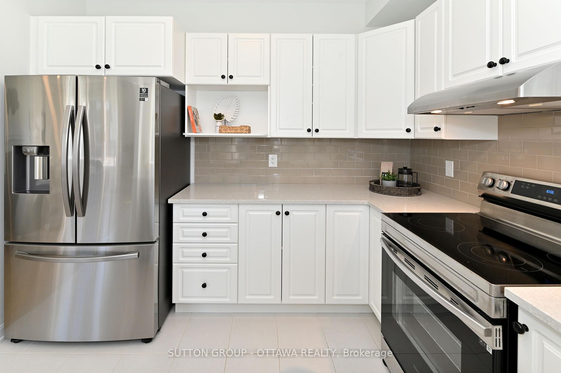 Photo 14 of 64 Ralph Erfle Way, Ottawa, Barrhaven - Half Moon Bay — HOMEH