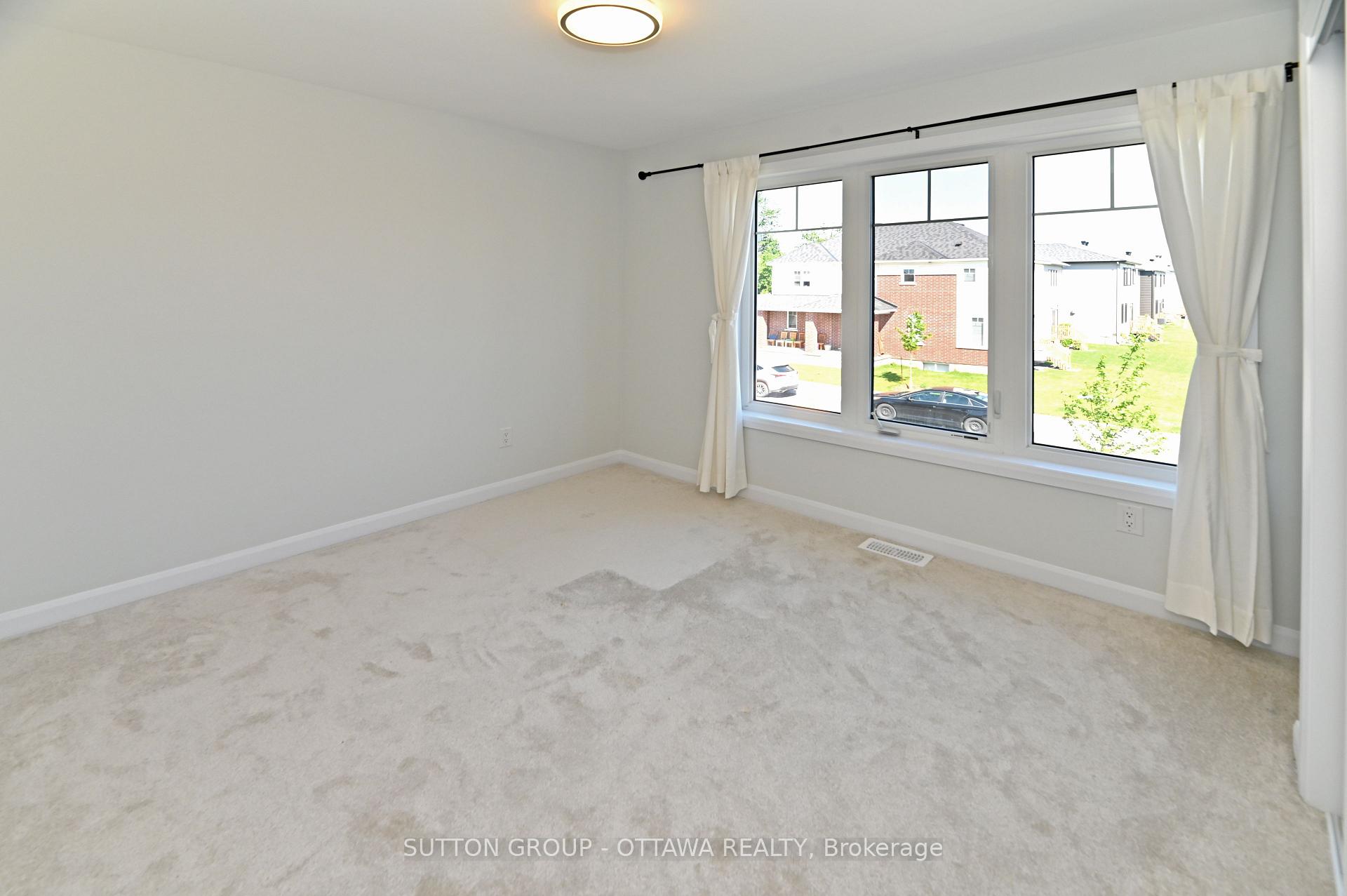 Photo 21 of 64 Ralph Erfle Way, Ottawa, Barrhaven - Half Moon Bay — HOMEH