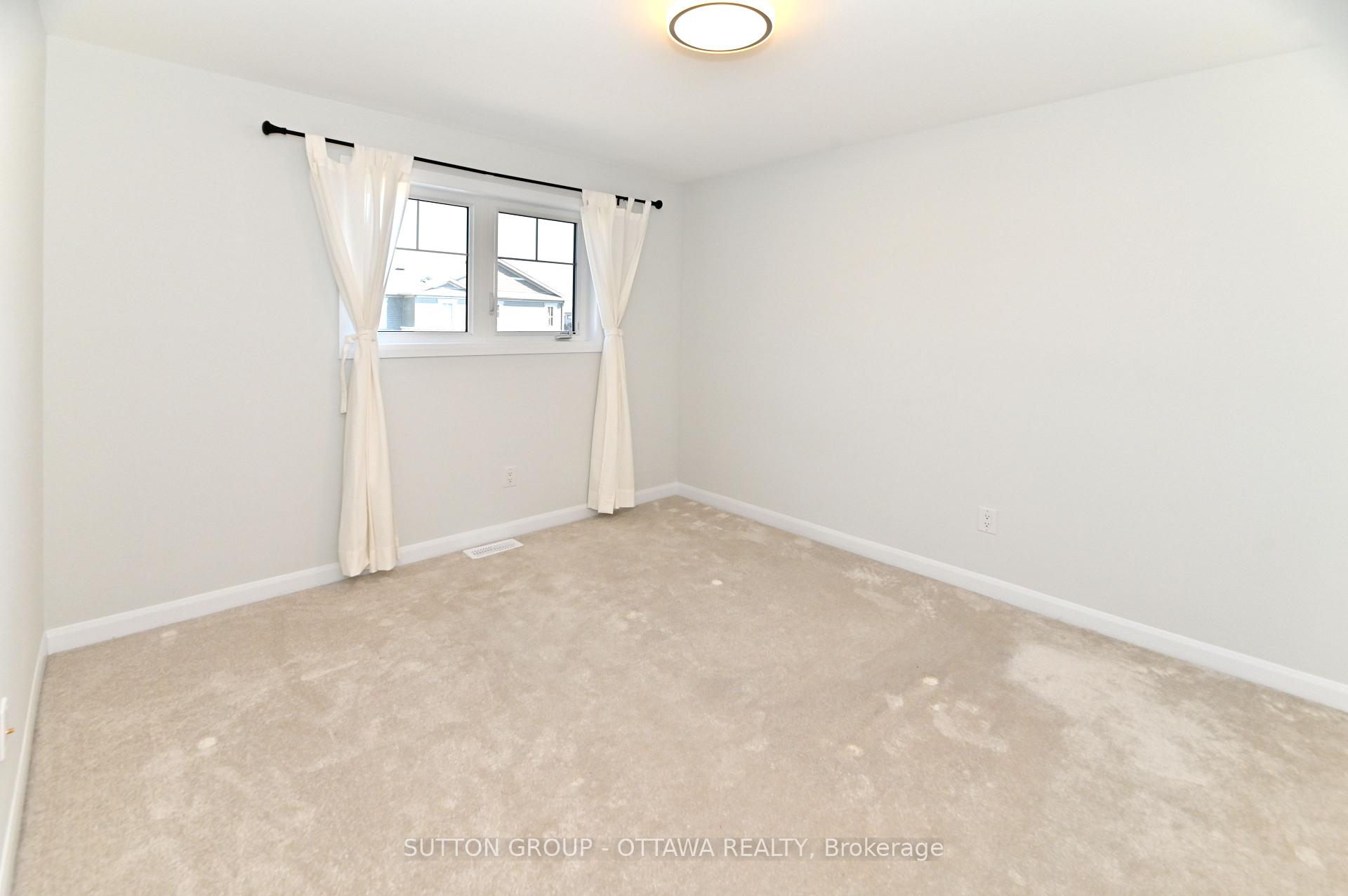 Photo 22 of 64 Ralph Erfle Way, Ottawa, Barrhaven - Half Moon Bay — HOMEH