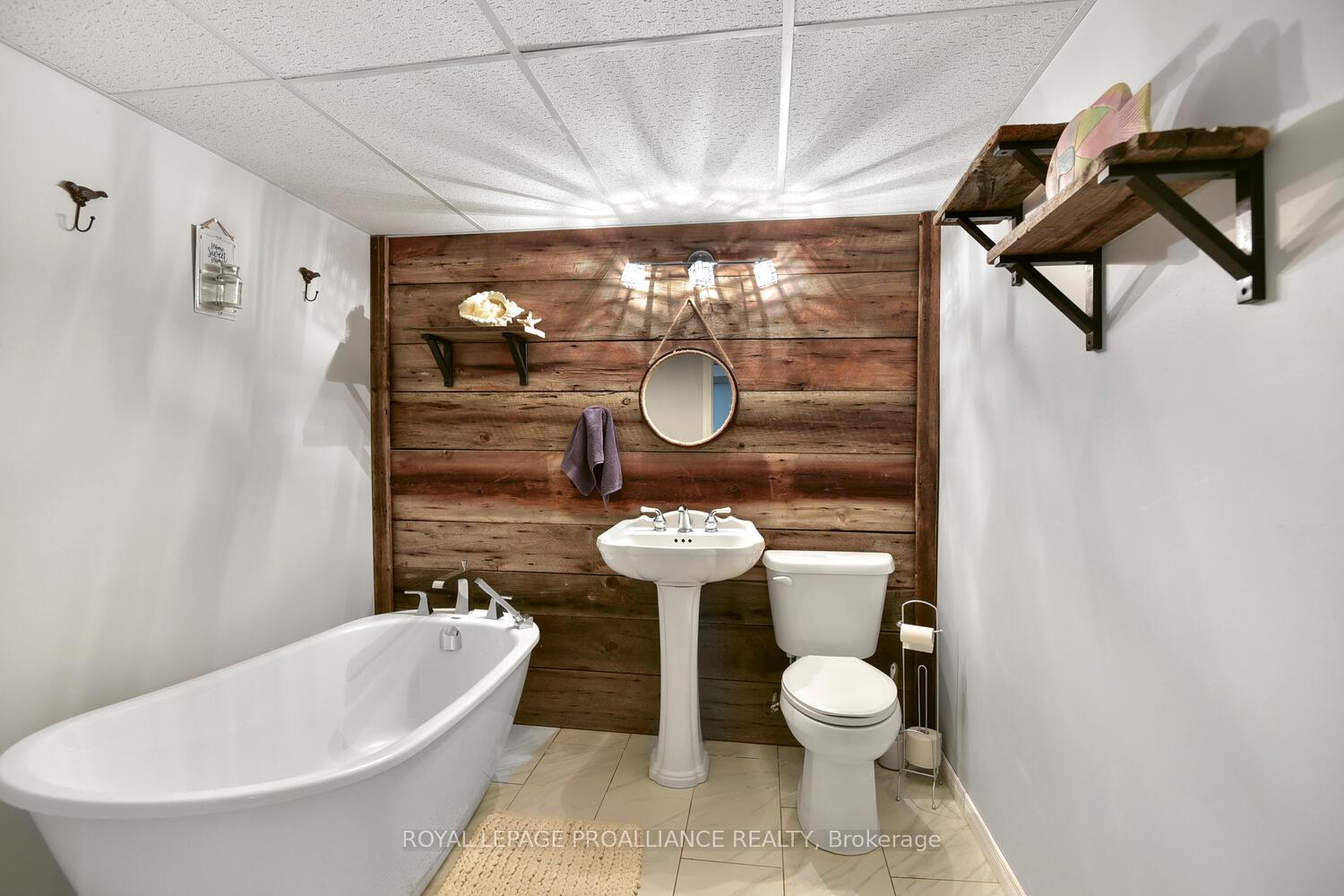 Photo 17 of 830 Joseph Street, Edwardsburgh/Cardinal, Town of Cardinal — HOMEH