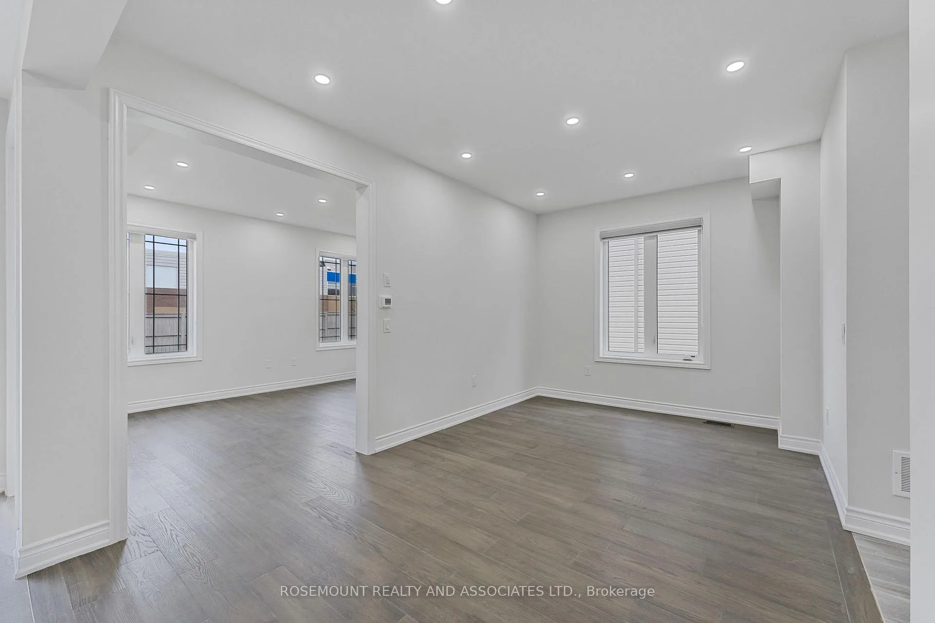 Photo 10 of 84 Season Crescent, Wasaga Beach — HOMEH