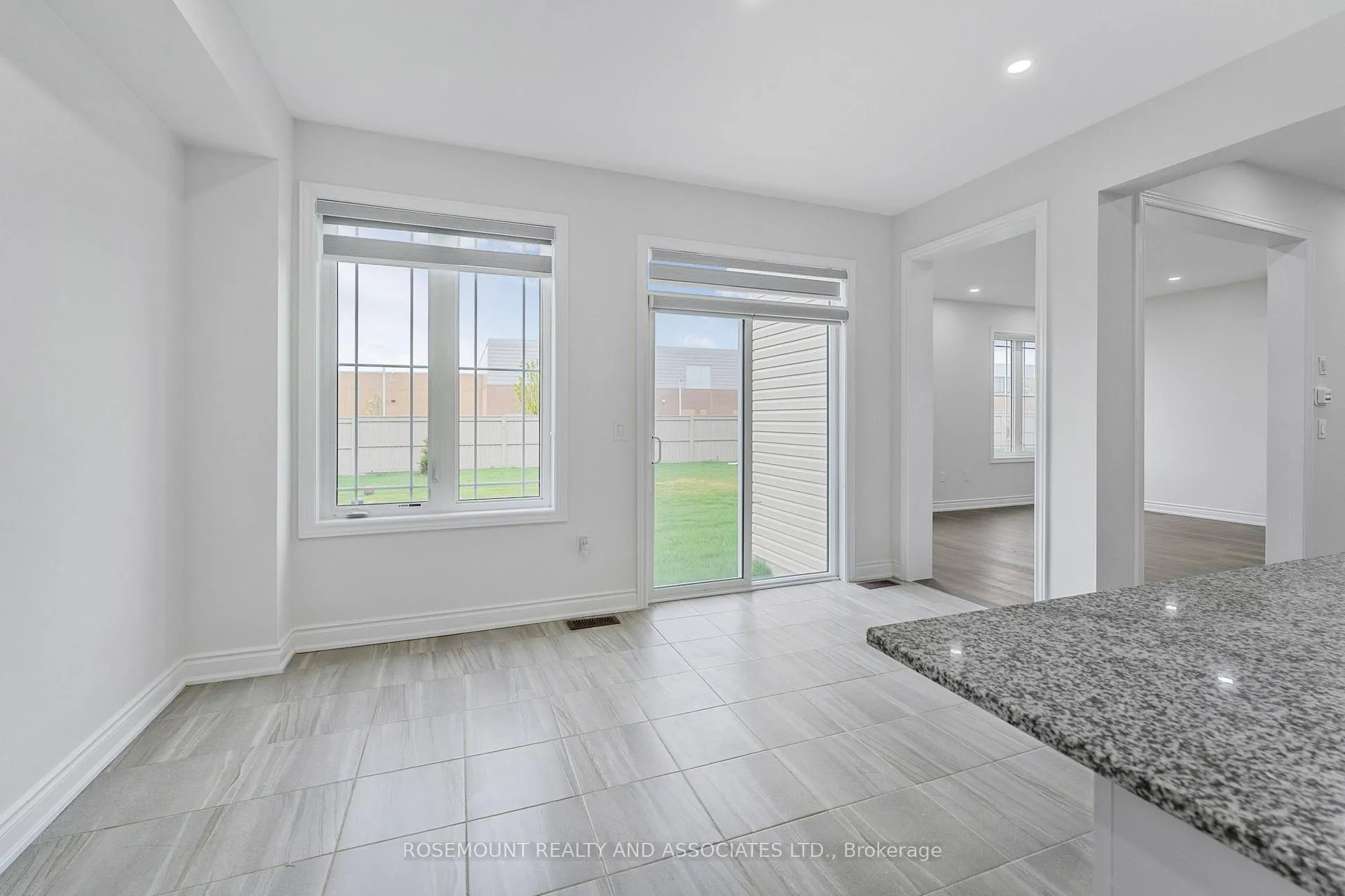 Photo 24 of 84 Season Crescent, Wasaga Beach — HOMEH
