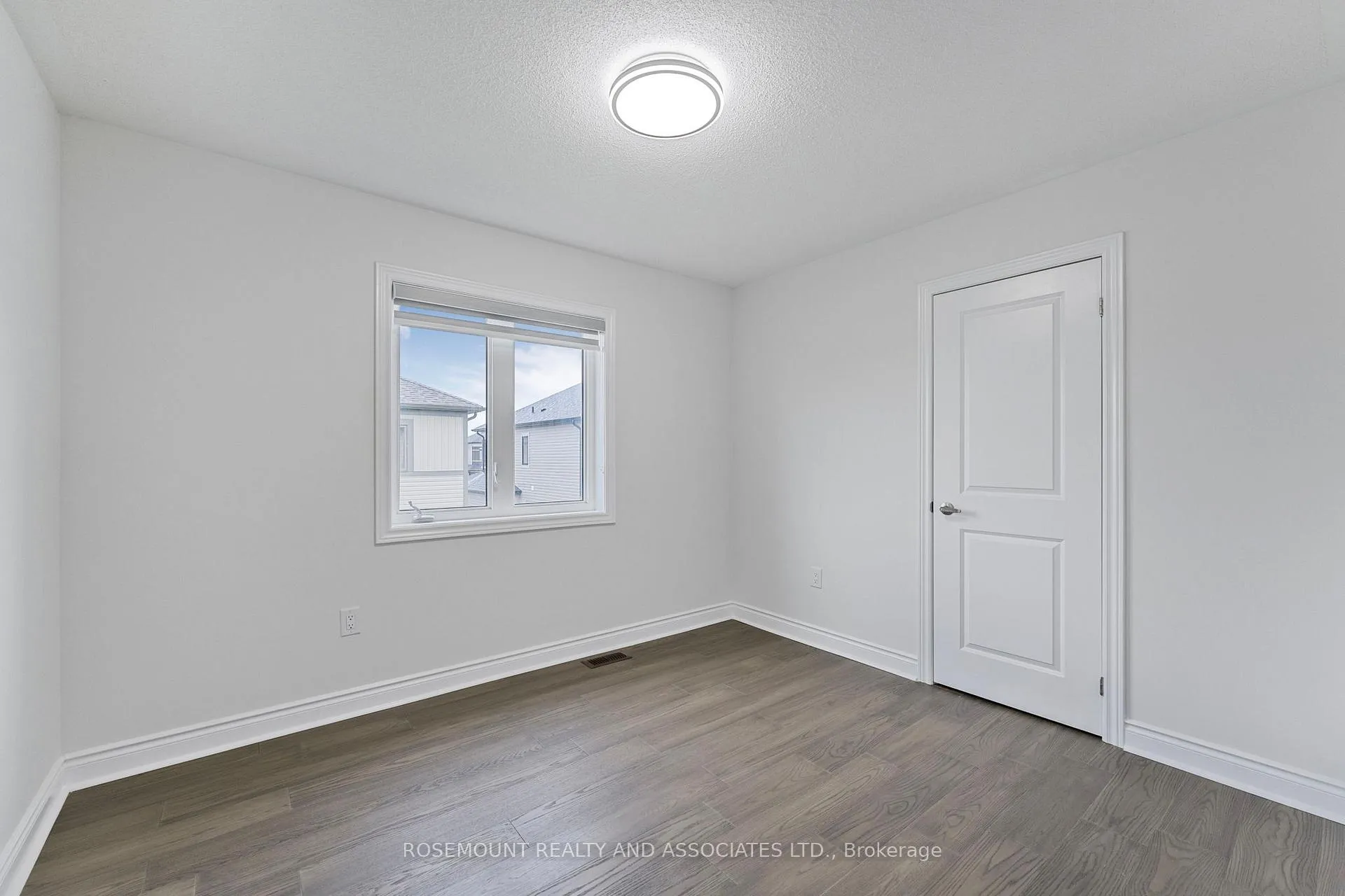 Photo 33 of 84 Season Crescent, Wasaga Beach — HOMEH