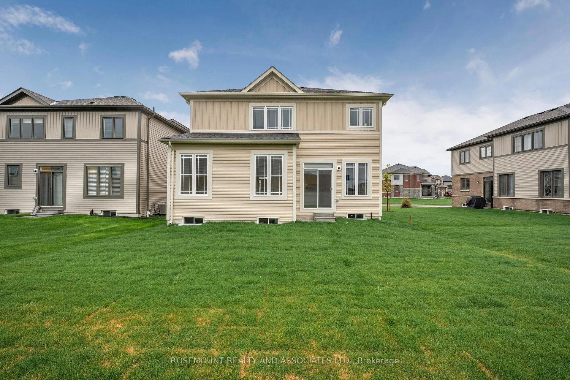 Photo 48 of 84 Season Crescent, Wasaga Beach — HOMEH