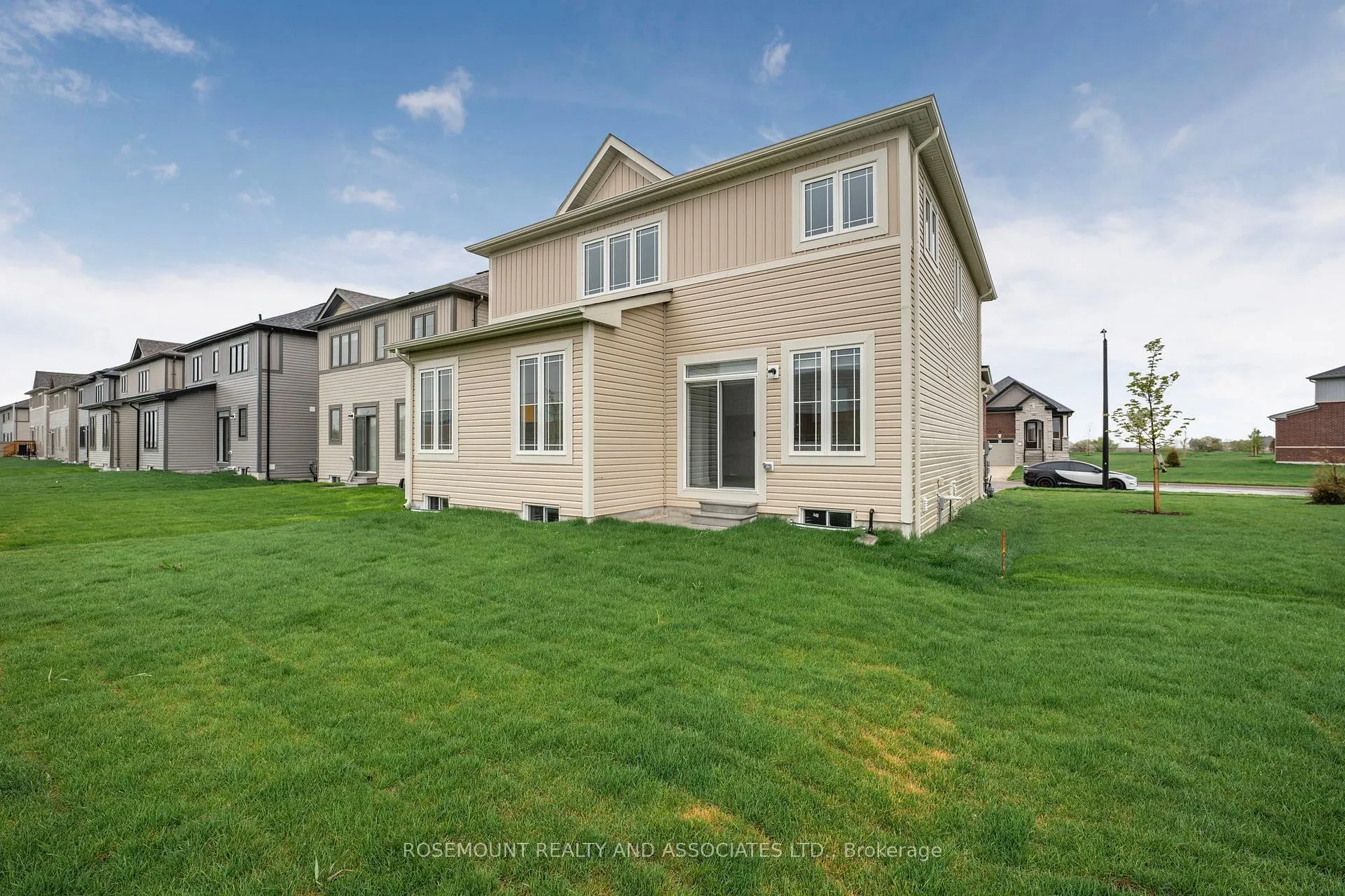 Photo 49 of 84 Season Crescent, Wasaga Beach — HOMEH