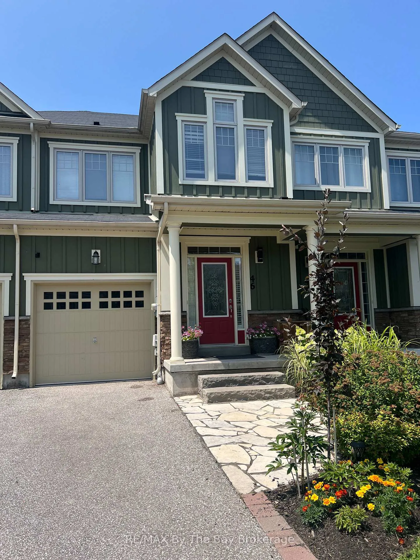 Photo 2 of 46 Sandy Coast Crescent, Wasaga Beach — HOMEH