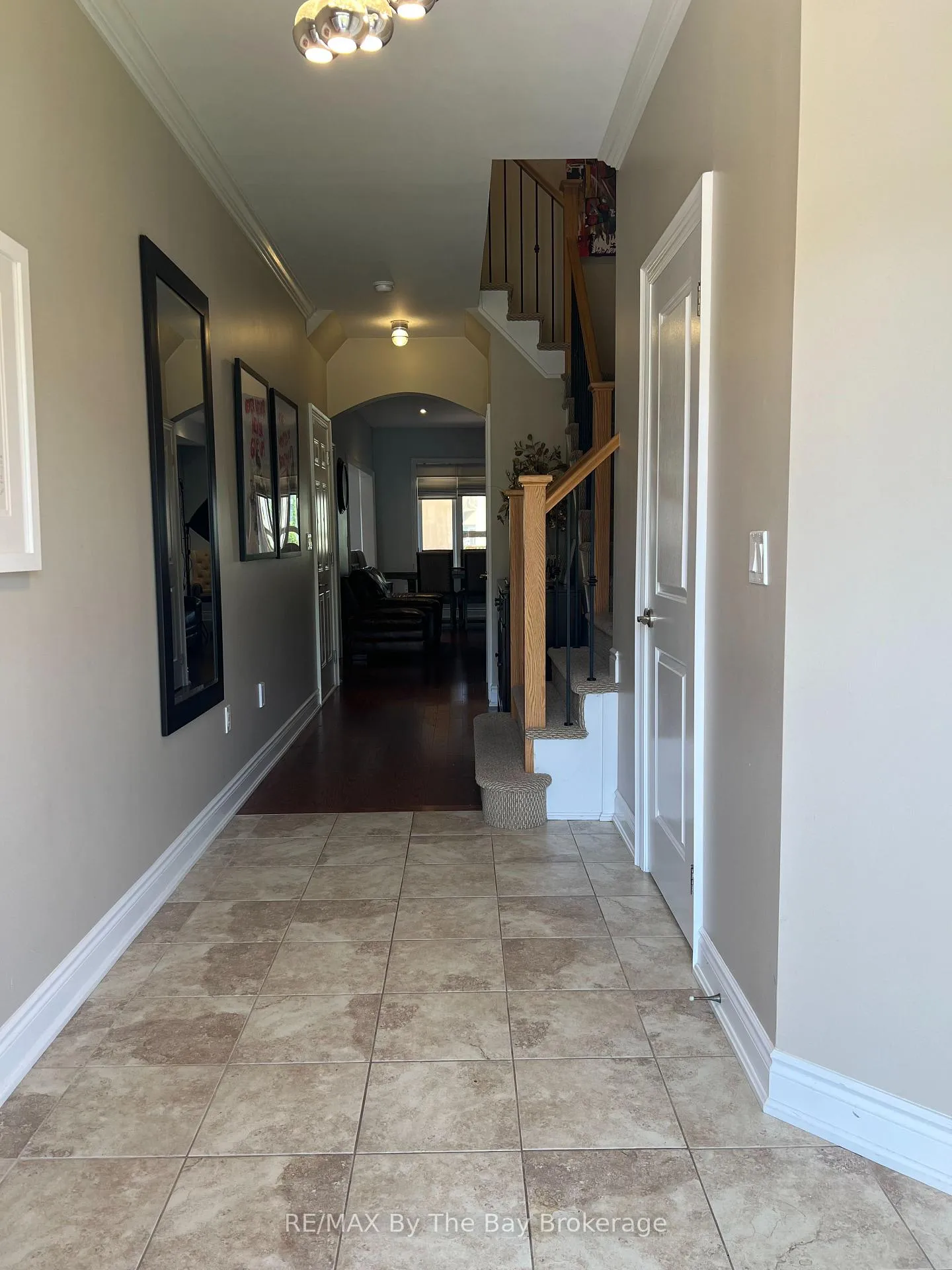 Photo 4 of 46 Sandy Coast Crescent, Wasaga Beach — HOMEH