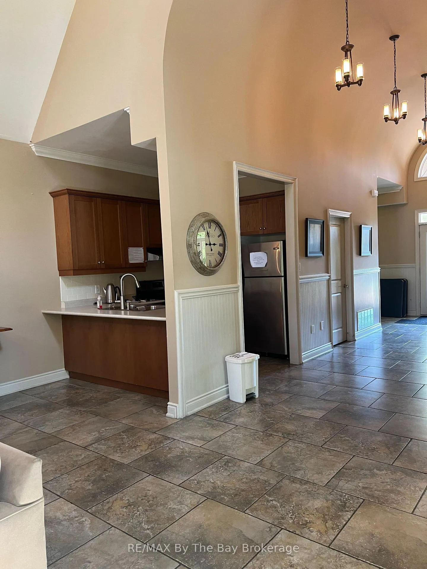 Photo 31 of 46 Sandy Coast Crescent, Wasaga Beach — HOMEH