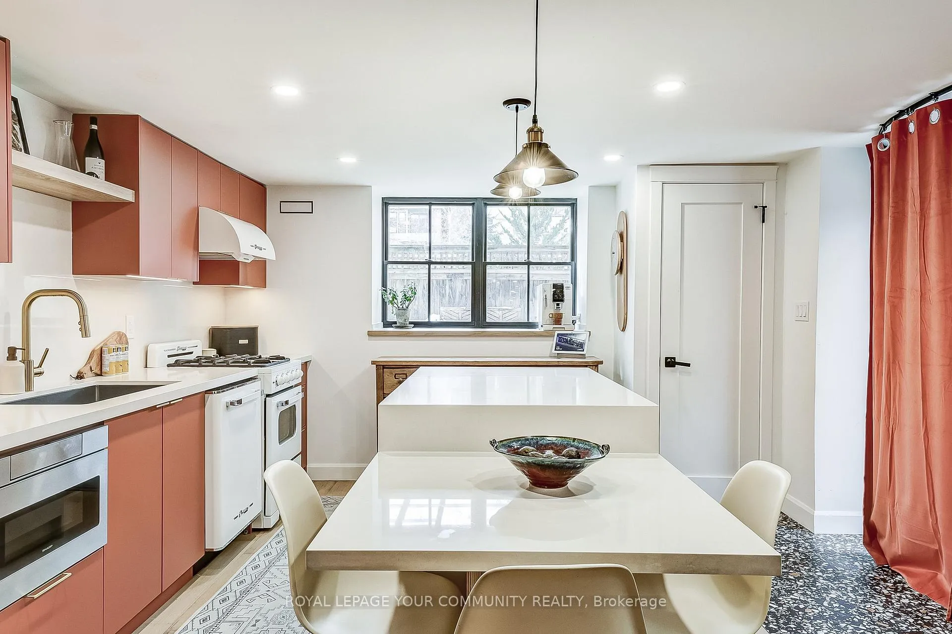 Photo 6 of Unit C, 183 Kenilworth Avenue, Toronto, The Beaches — HOMEH
