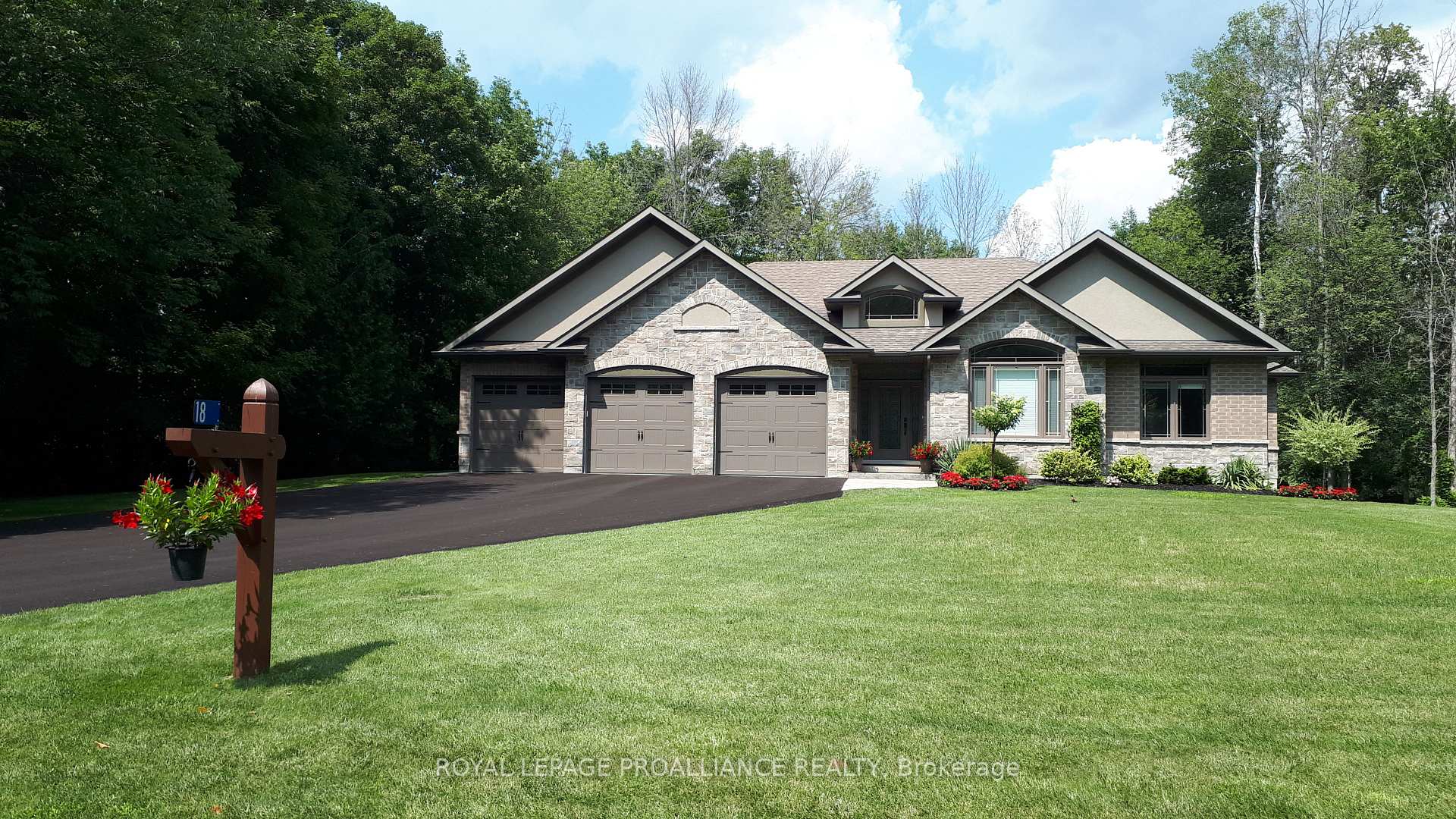 Photo 3 of 18 Windwhisper Drive, Belleville, Thurlow Ward — HOMEH
