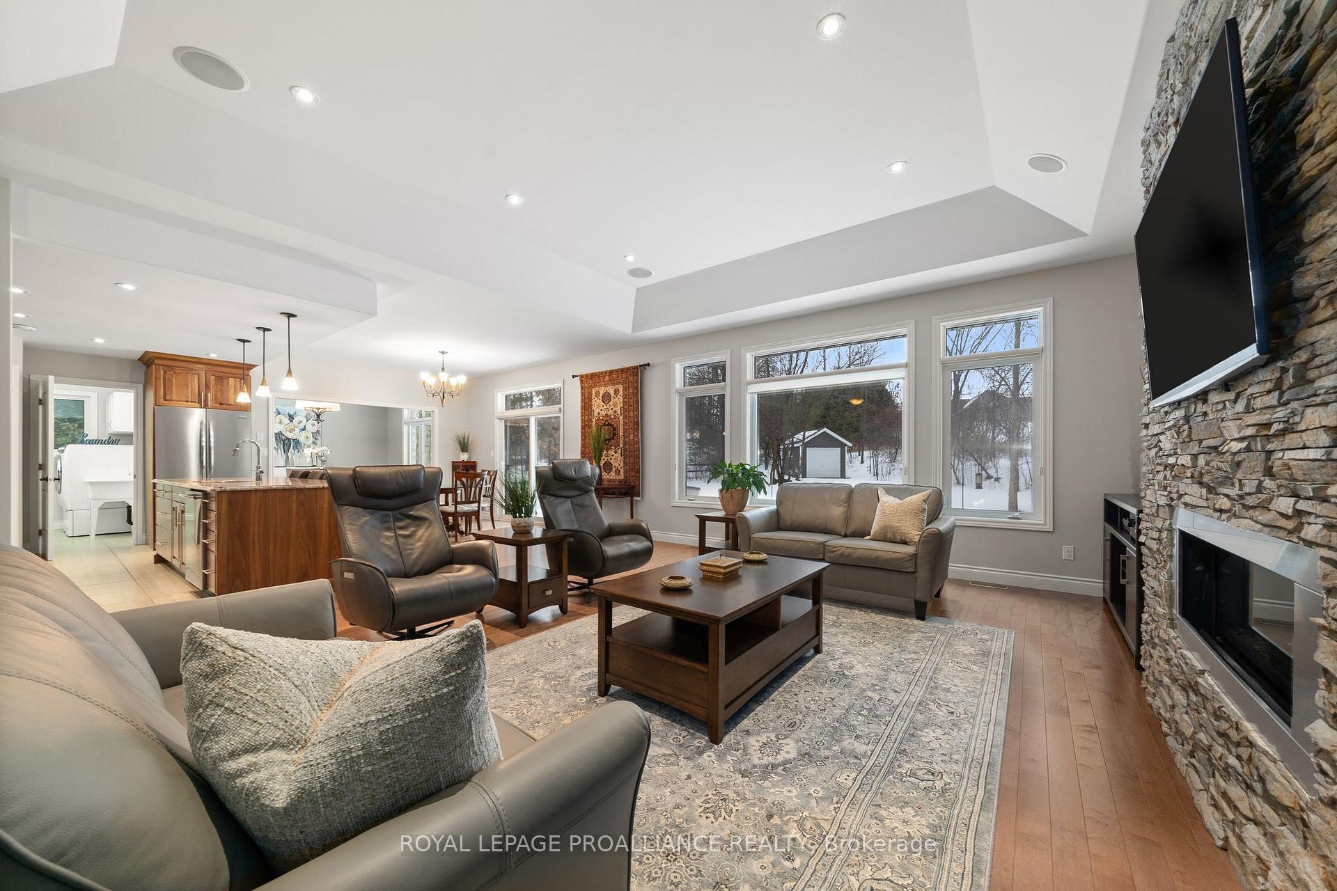 Photo 10 of 18 Windwhisper Drive, Belleville, Thurlow Ward — HOMEH